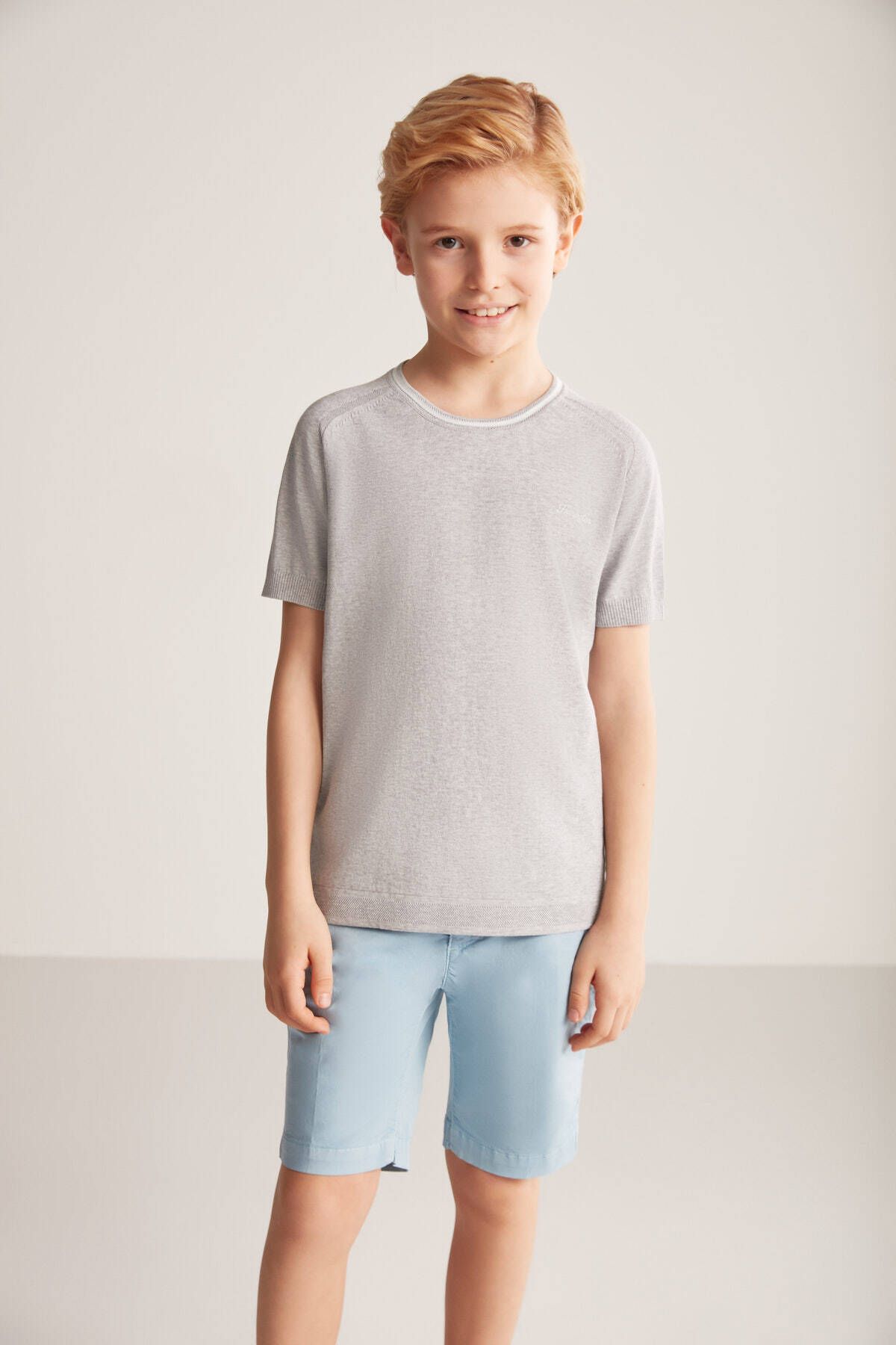 Hemington Nakış Logolu Yaka Detaylı Açık Gri Triko Çocuk T-shirt