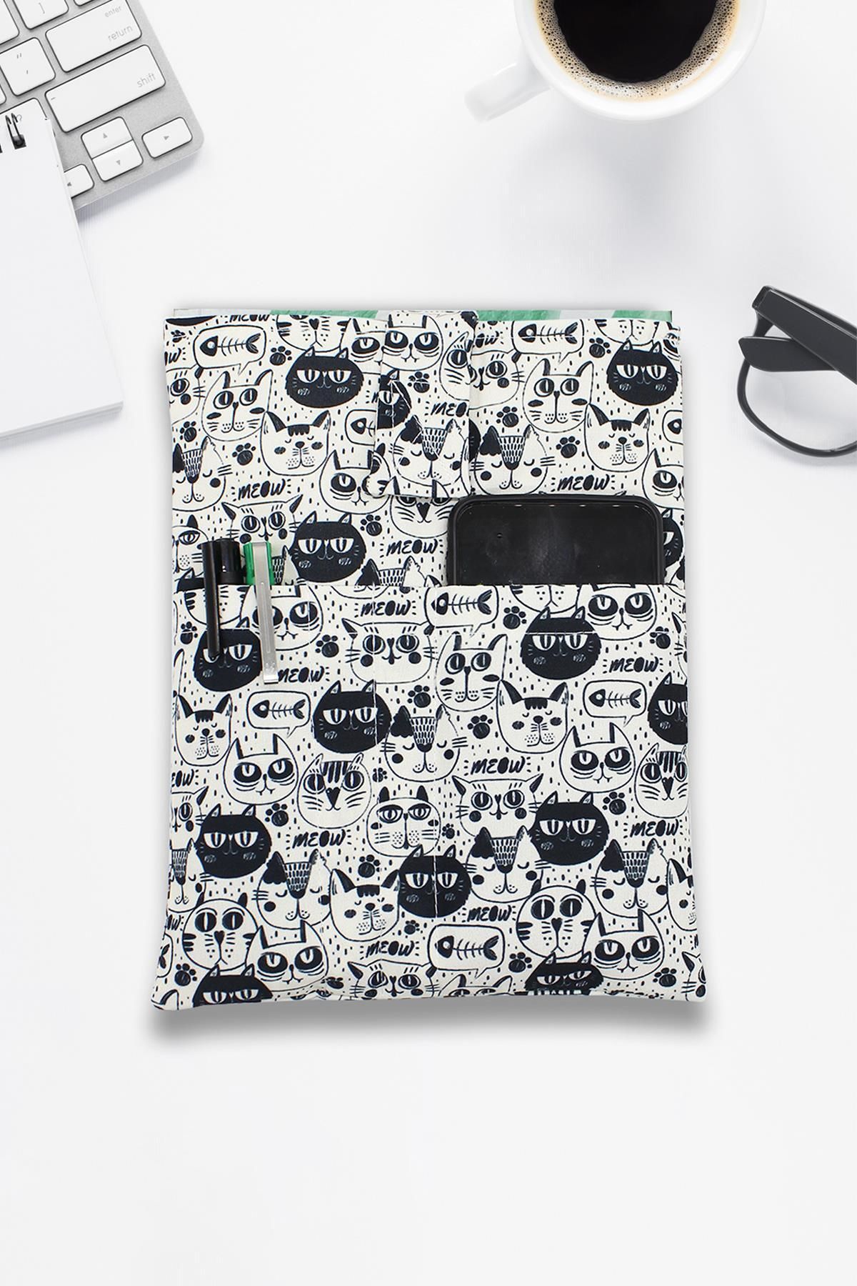 Kapax Mona Kara Kedi Desenli Yıkanabilir Cepli Kitap Kılıfı 20×25 Cm