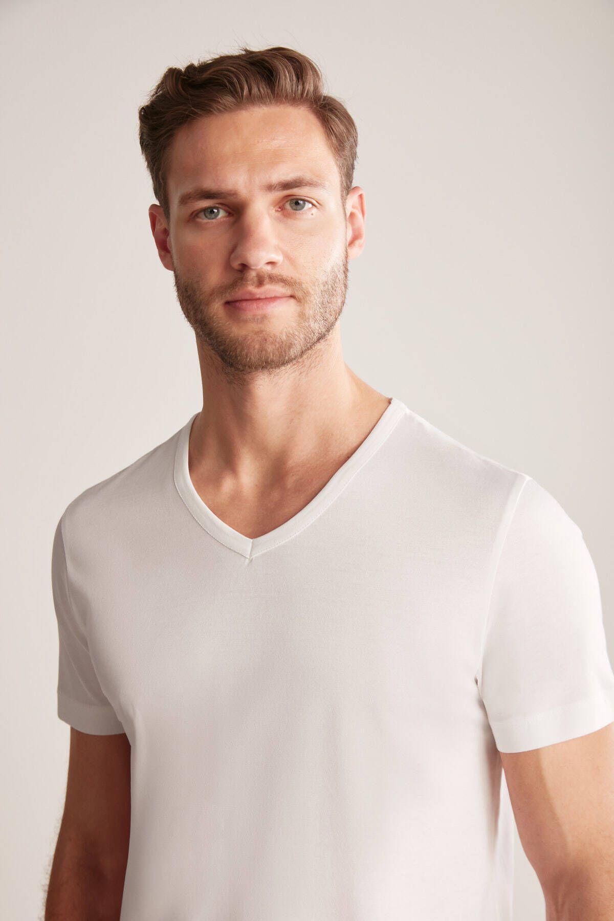 Hemington Beyaz V Yaka Basic T-shirt