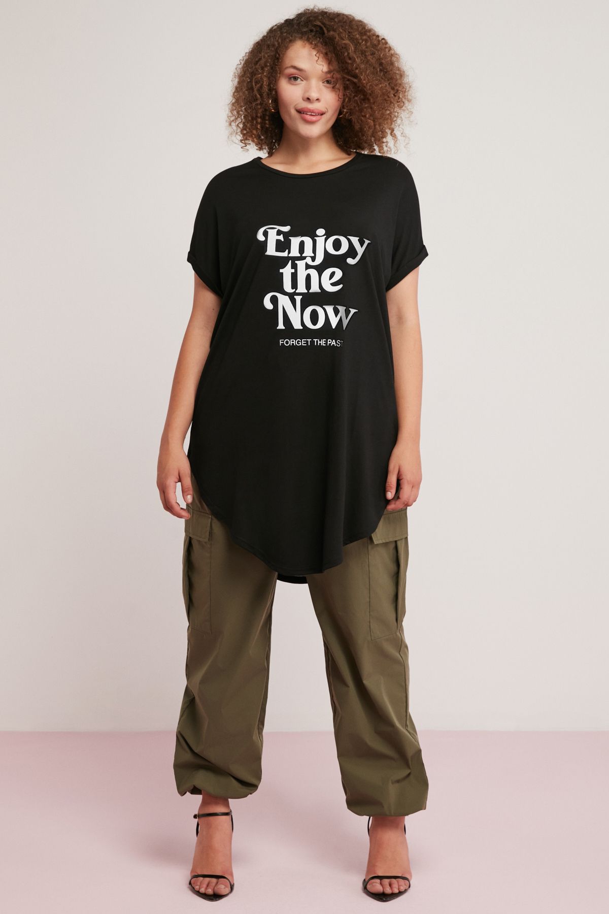 ETHIQUET Dıana Kadın Oversize Önü Baskılı Uzun Yuvarlak Yaka Siyah Büyük Beden T-shirt