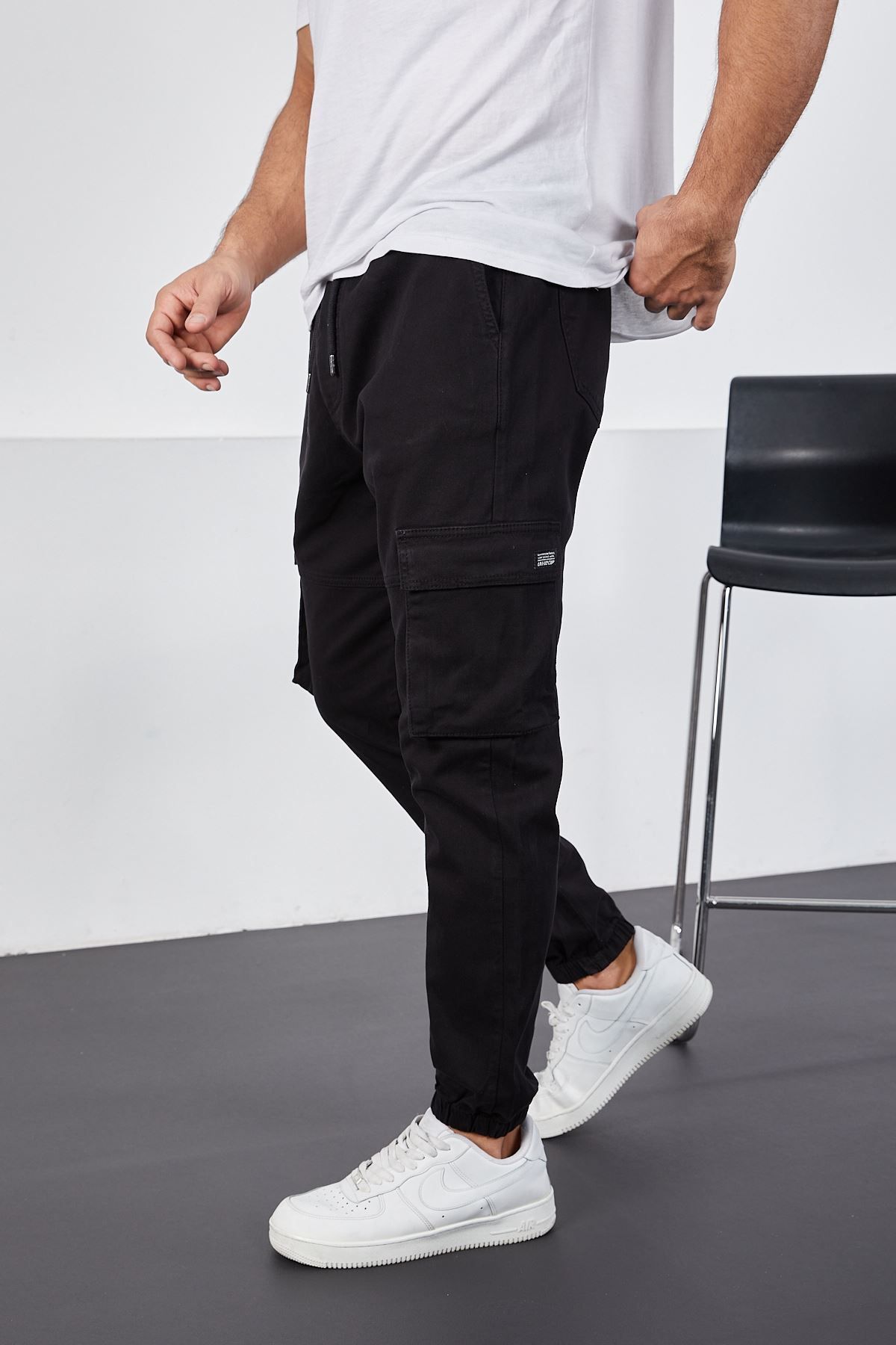 LTC Jeans Erkek Siyah Paçası Lastikli Jogger Kargo Cep Pantolon
