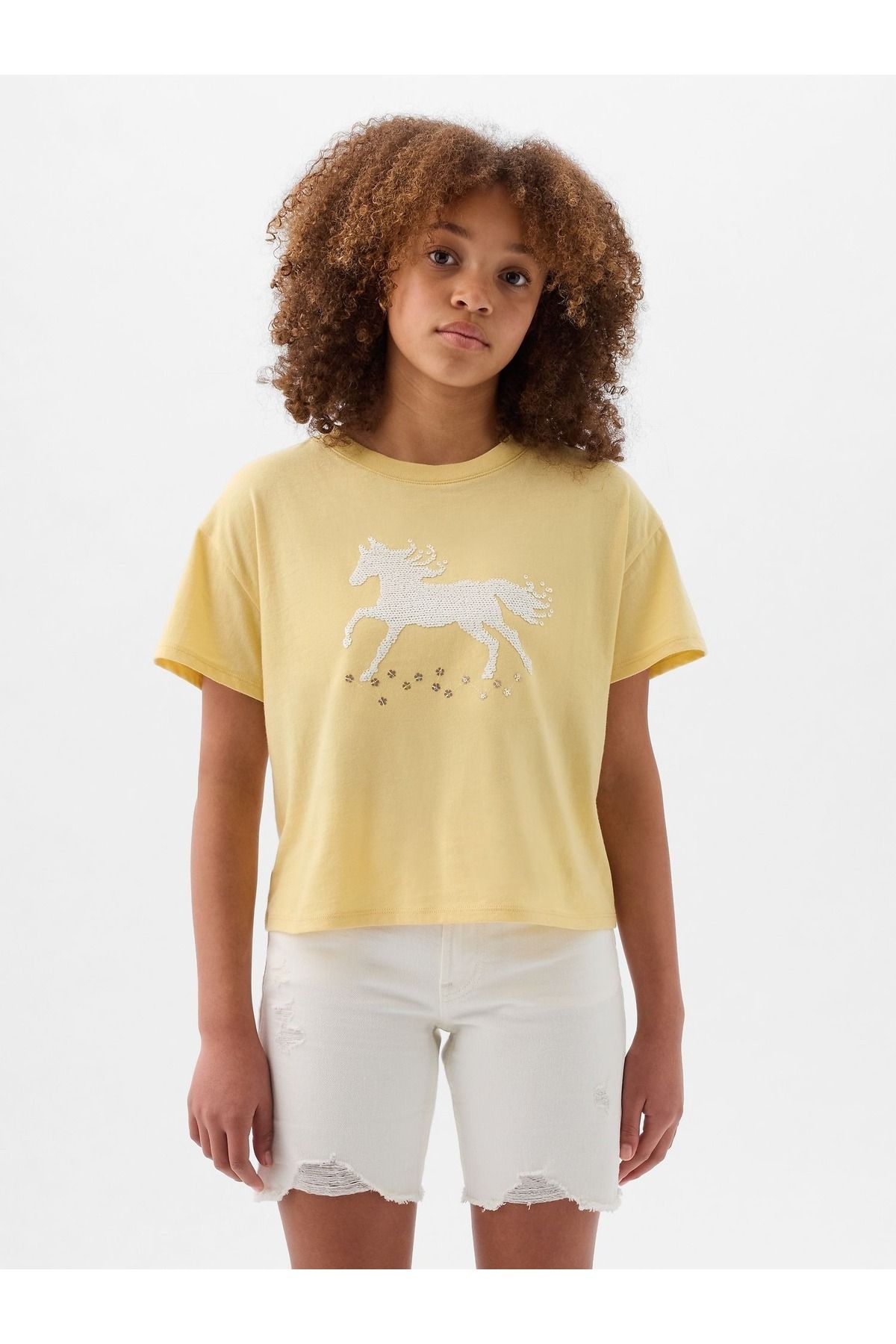 GAP Kız Çocuk Sarı Pullu Flippy Grafikli T-Shirt
