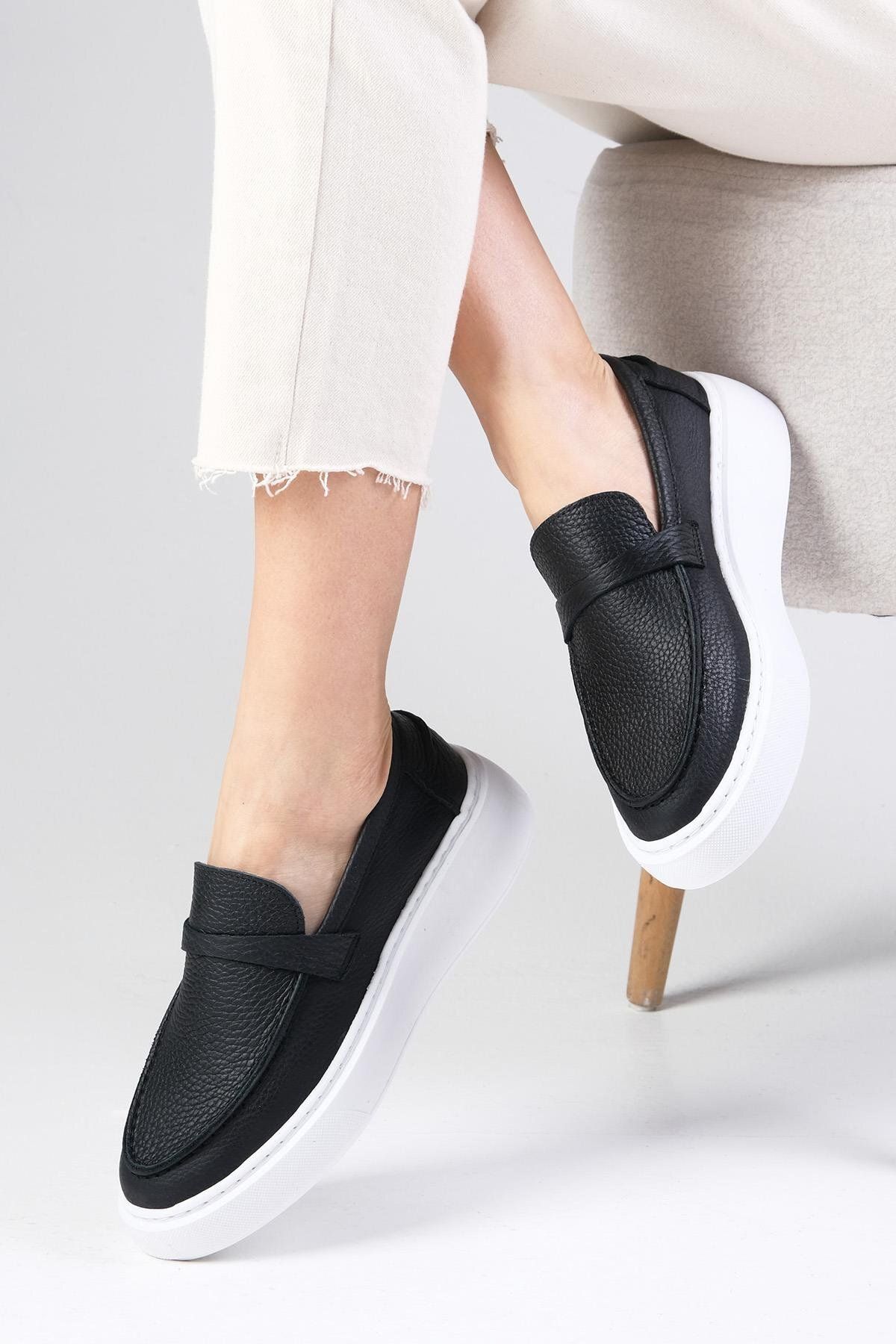 Mio Gusto Olenna Hakiki Deri Siyah Renk Oval Burunlu Kadın Loafer Ayakkabı