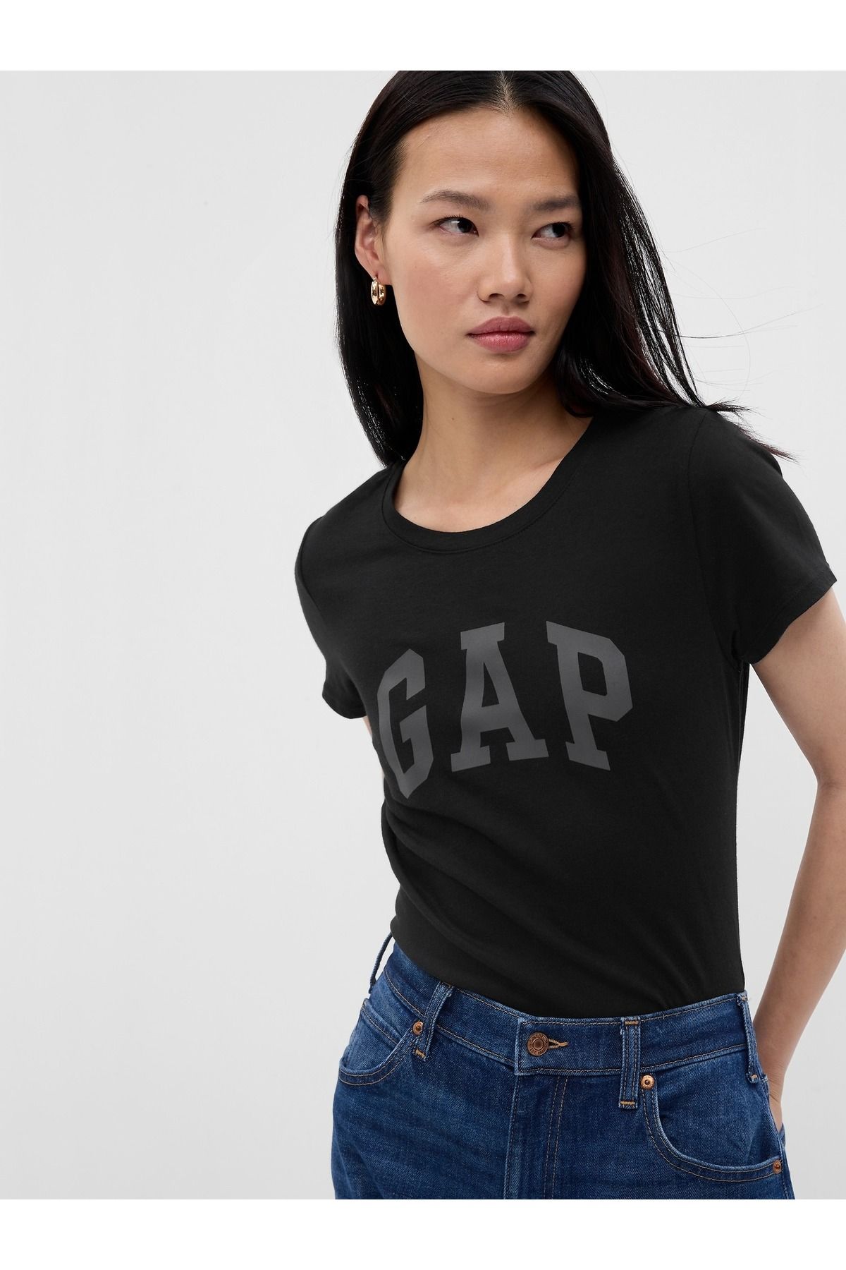 GAP Kadın Siyah Logo T-shirt