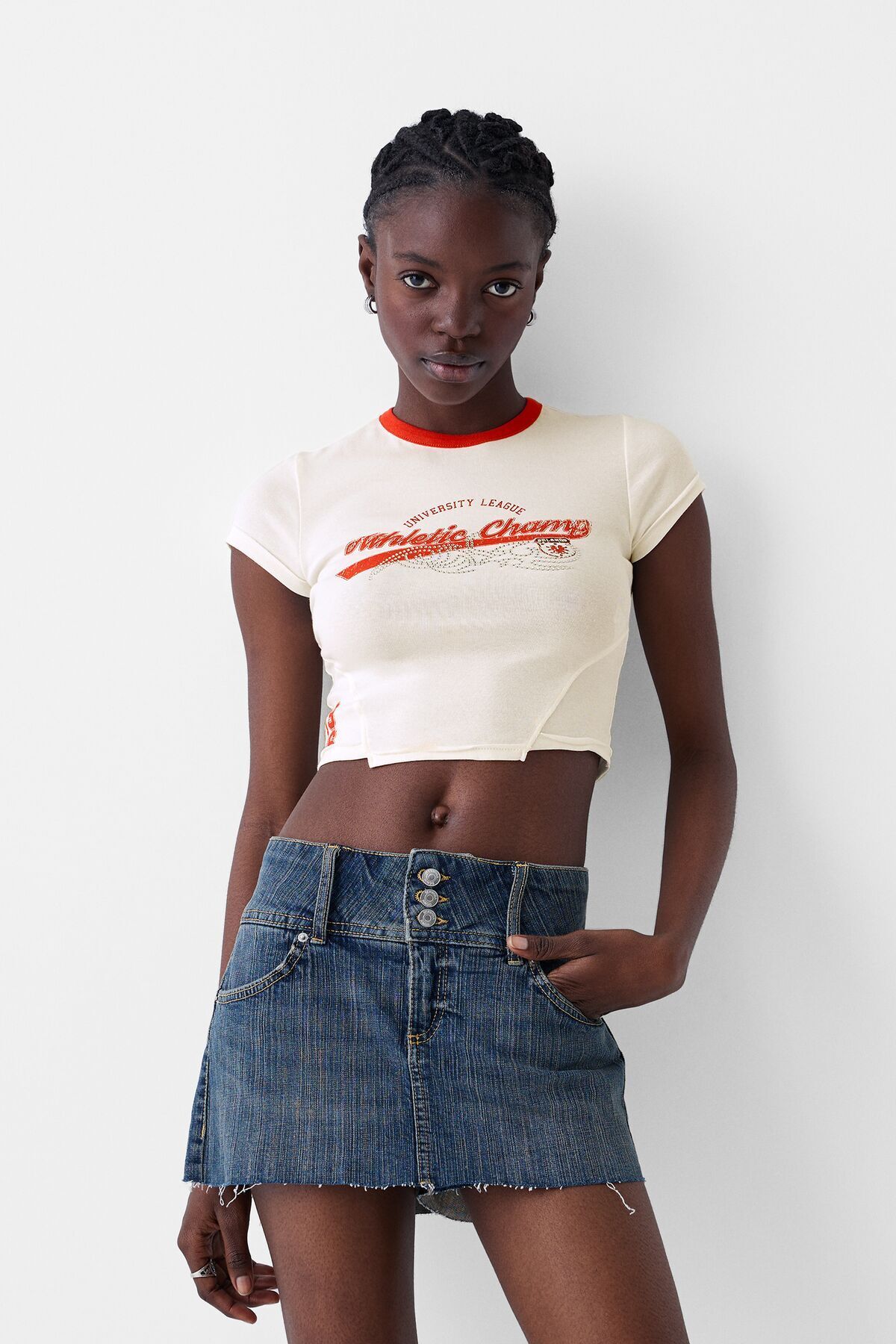 Bershka Kısa kollu parlak taşlı kontrast fitilli t-shirt