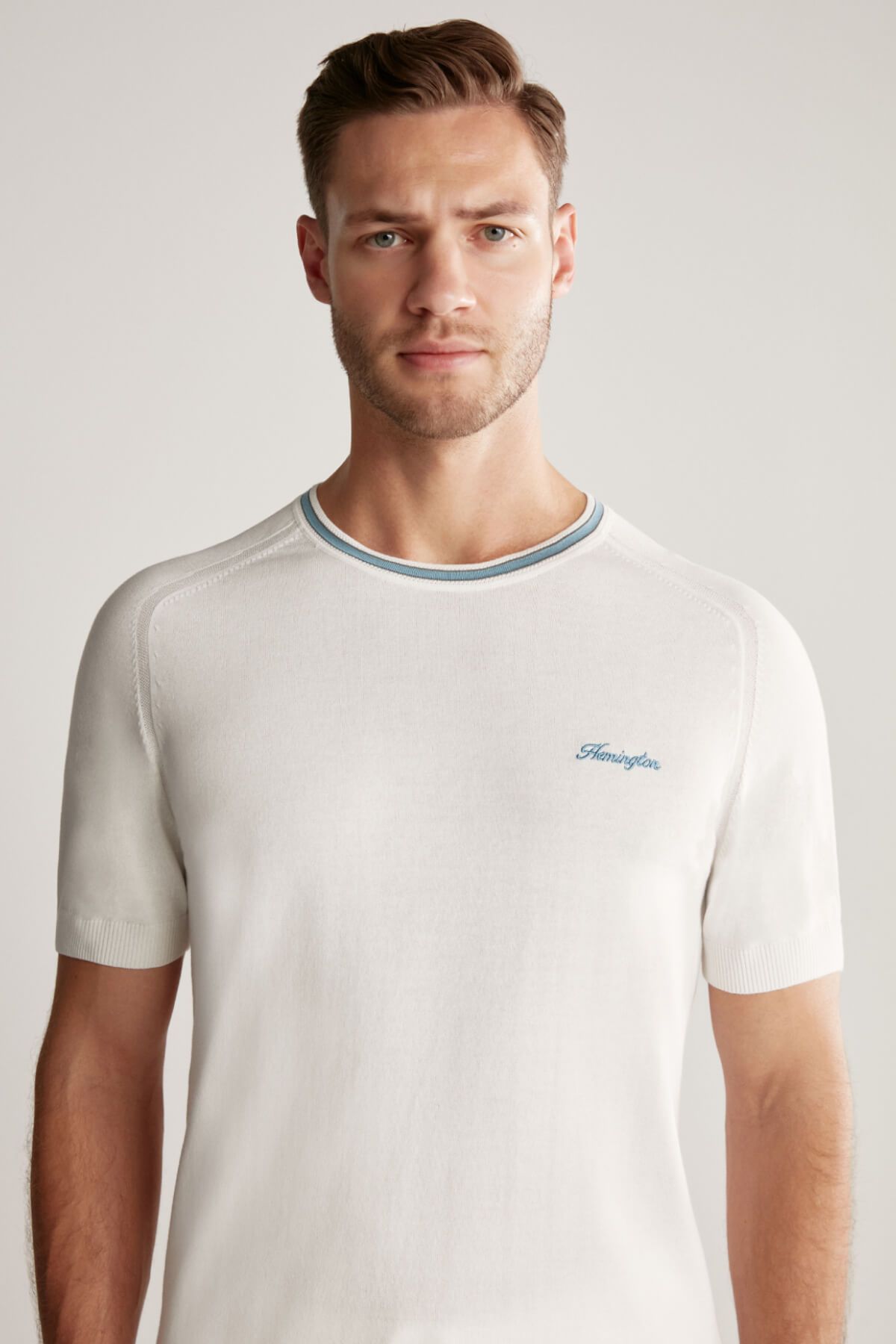 Hemington Nakış Logolu Yaka Detaylı Beyaz Triko T-shirt