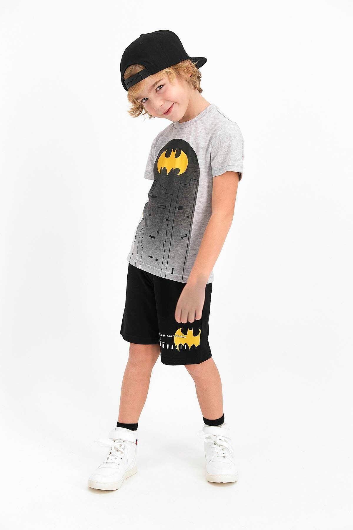 Batman Erkek Çocuk Gri Baskılı Şortlu Takım