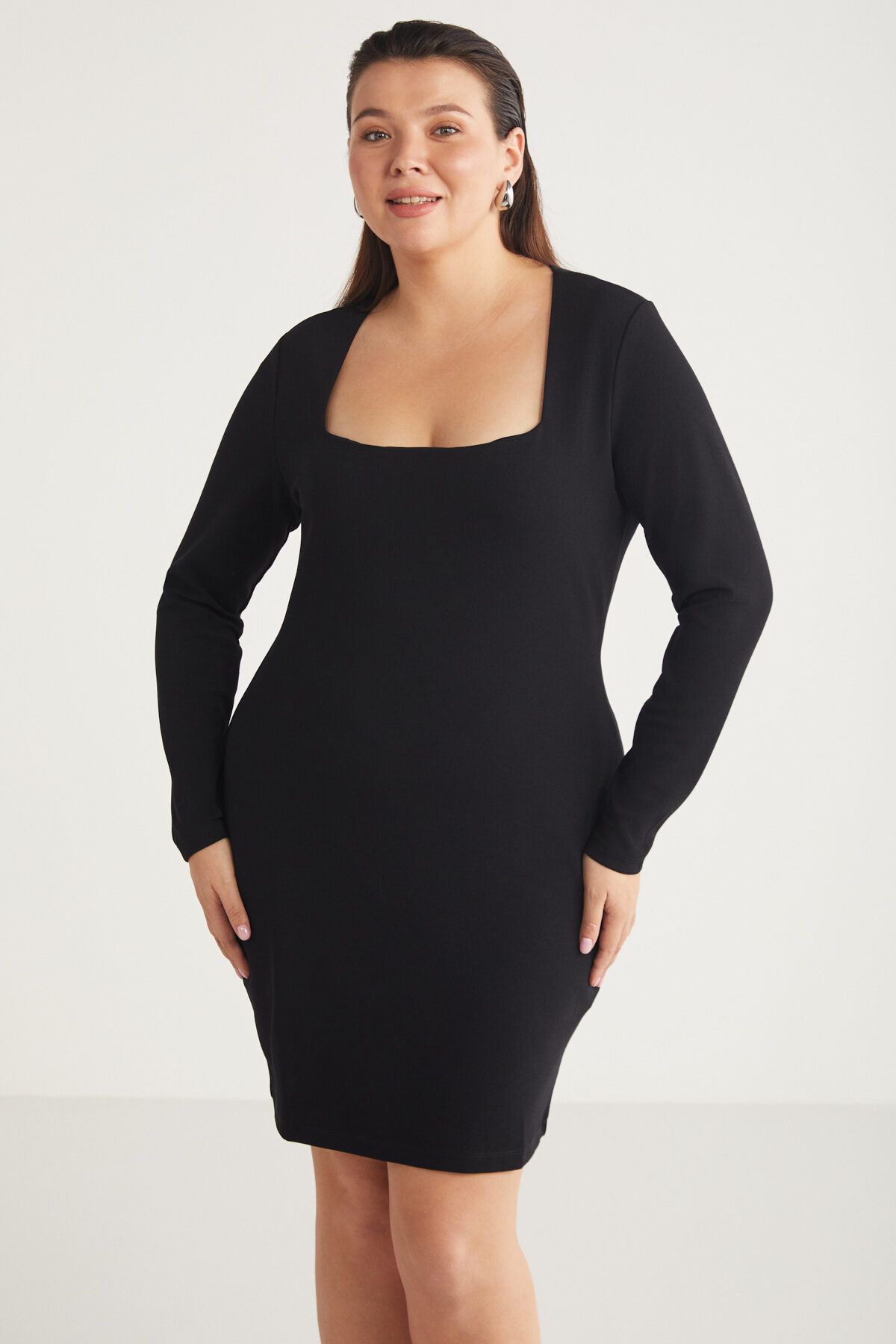 ETHIQUET Bessıebb Kadın Kare Yaka Vücudu Tamamen Saran Mini Siyah Büyük Beden Elbise