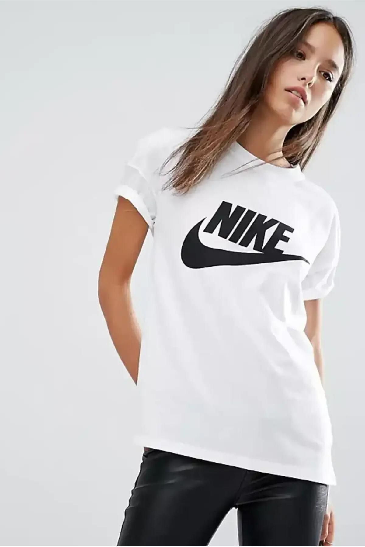 Nike Essantial Icon Futura Standart Kesim Beyaz Kadın Spor Tişört