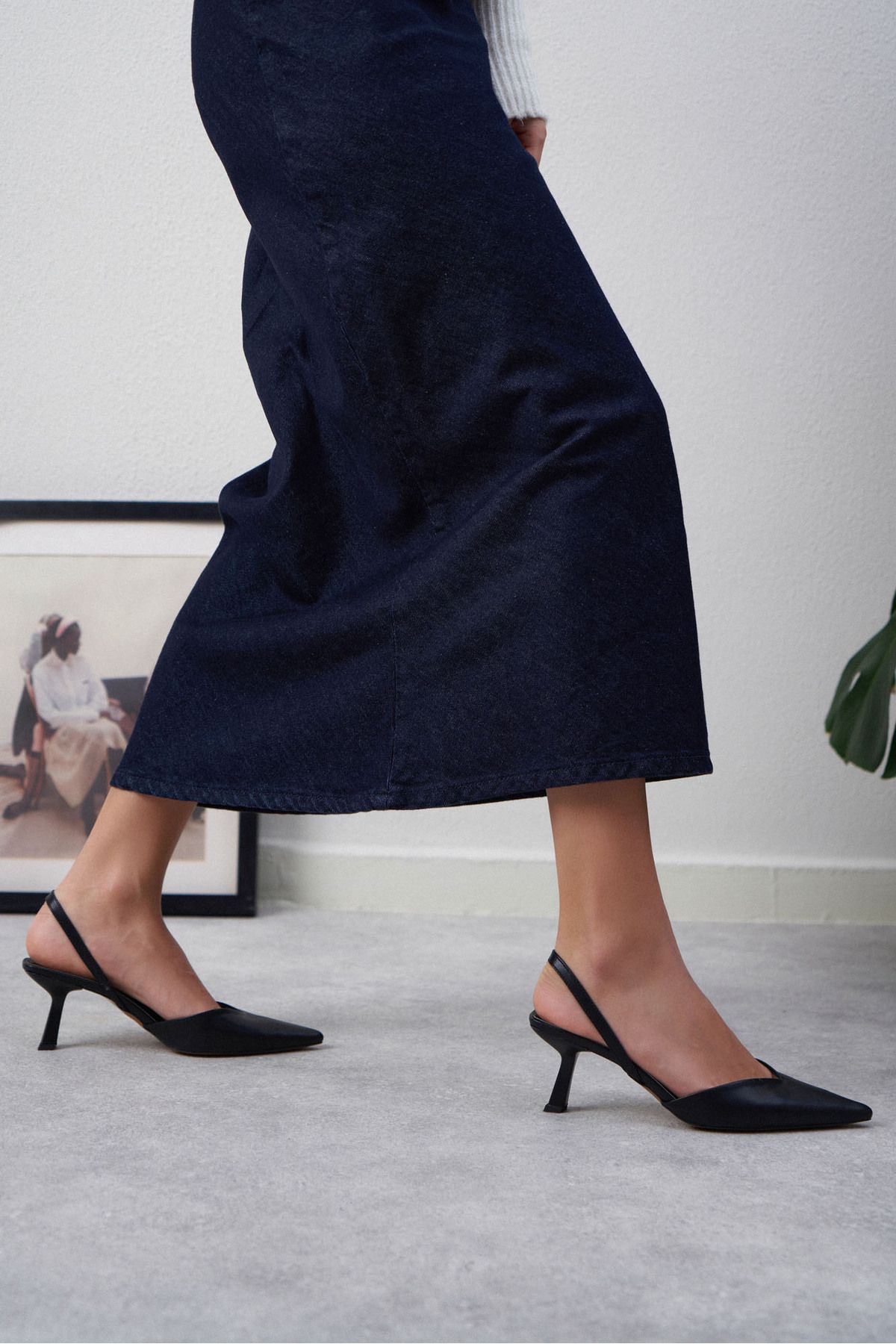 NİŞANTAŞI SHOES Fantastic Siyah Mat Sivri Burun Kadın Topuklu Ayakkabı
