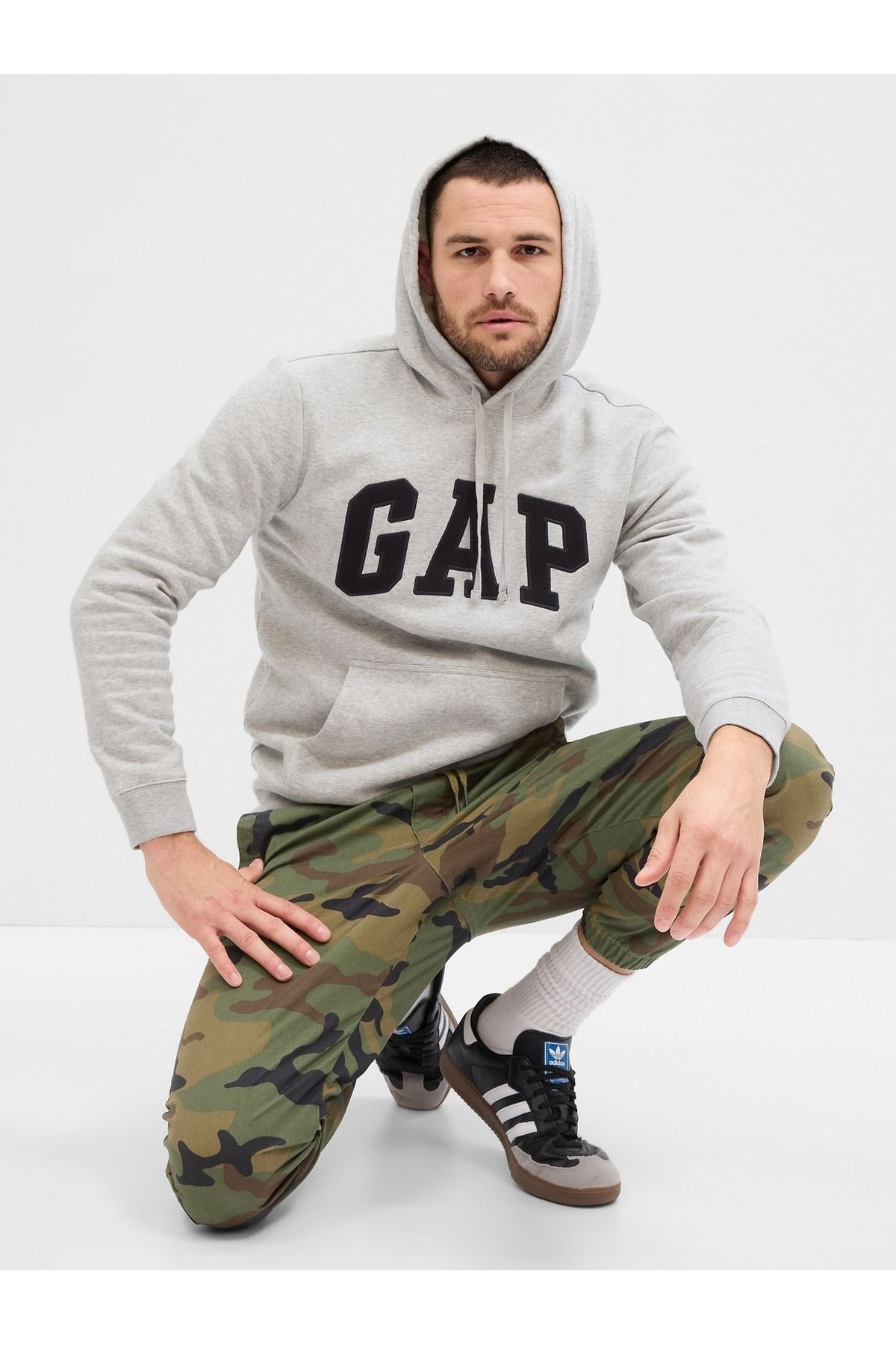 GAP Erkek Kırçıllı Açık Gri Gap Logo Kapüşonlu Sweatshirt