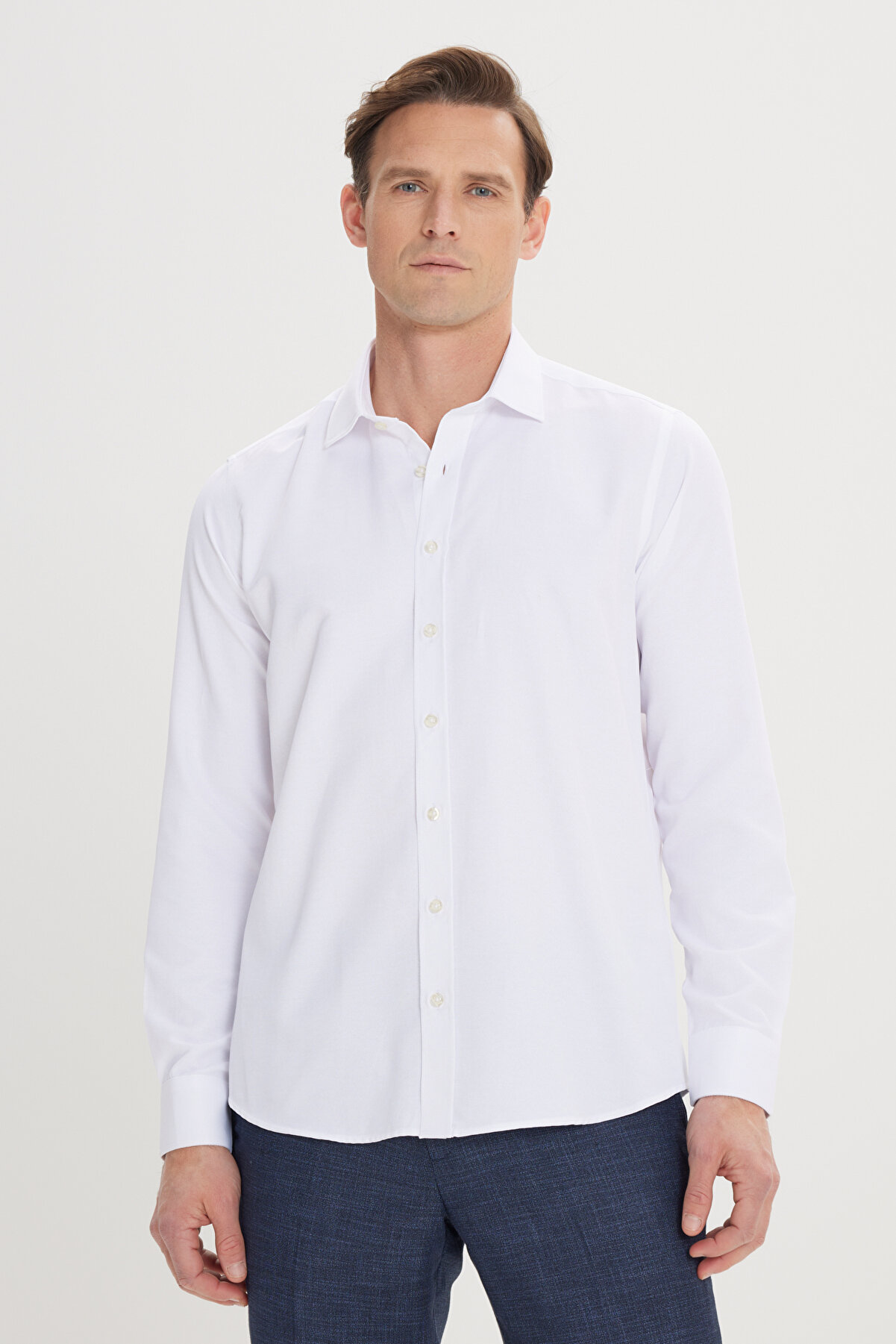 AC&Co / Altınyıldız Classics Erkek Beyaz Slim Fit Dar Kesim Pamuklu Klasik Yaka Armürlü Gömlek