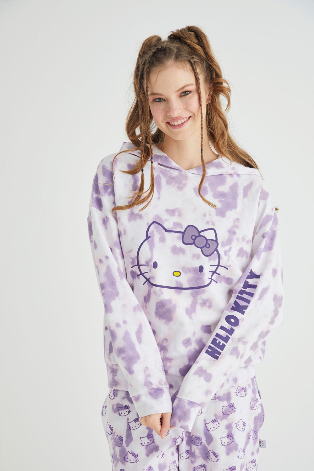 Hello Kitty Lisanslı Mor Batik Desenli Kapüşonlu Sweatshirt Pamuklu Pijama Üstü Tie-dye Roz-50