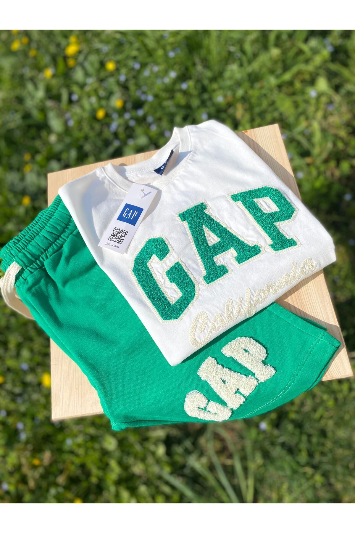 GAP Punch İşlemeli Erkek Çocuk Şortlu Gap Takım / Yeşil