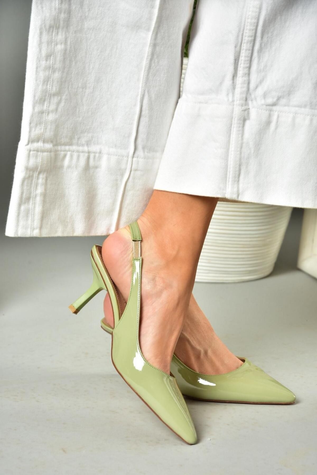Fox Shoes S820860108 Yeşil Rugan İnce Topuklu Kadın Ayakkabı