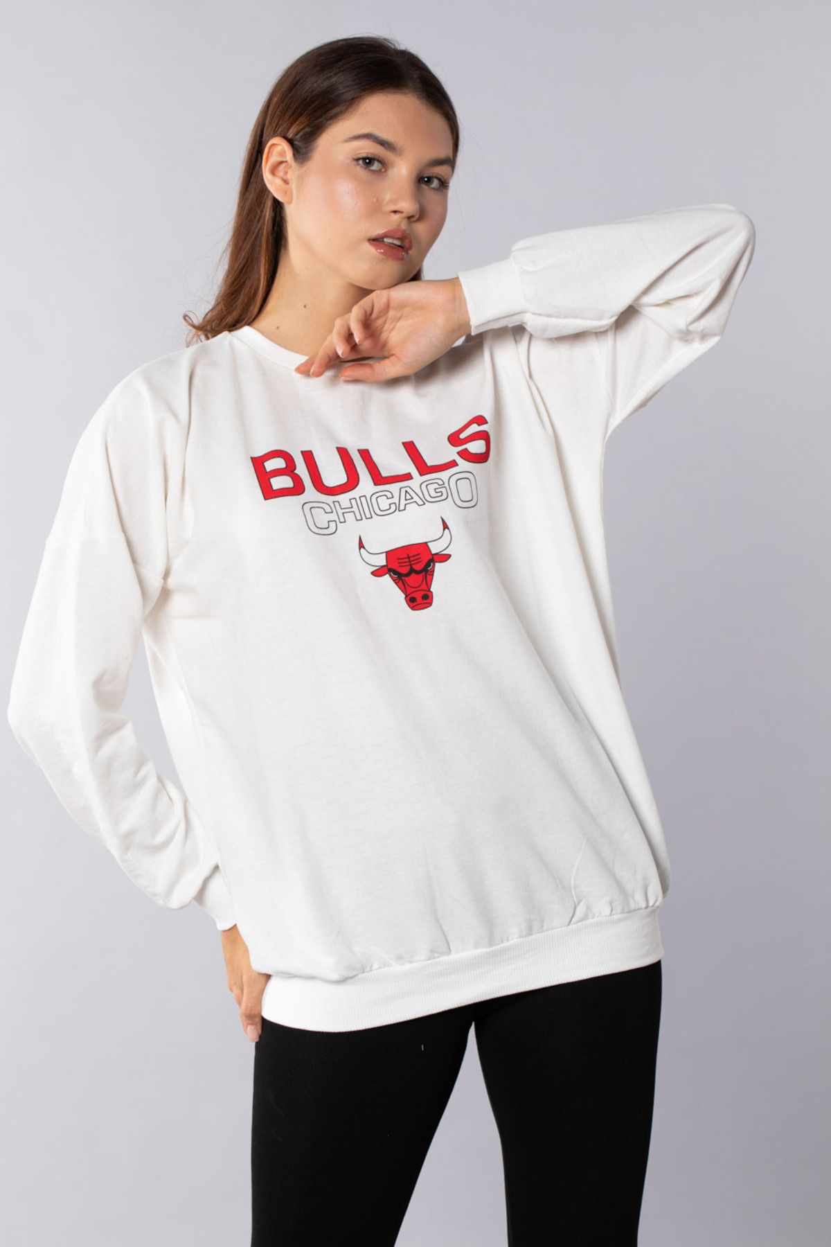BARRELS AND OIL Bulls Chicago Baskılı Sweatshirt-21548 Ekru
