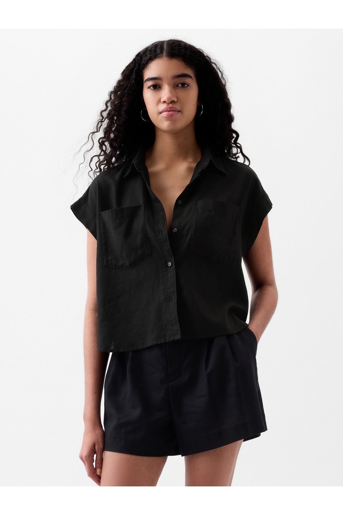 GAP Kadın Siyah Keten Karışımlı Crop Gömlek
