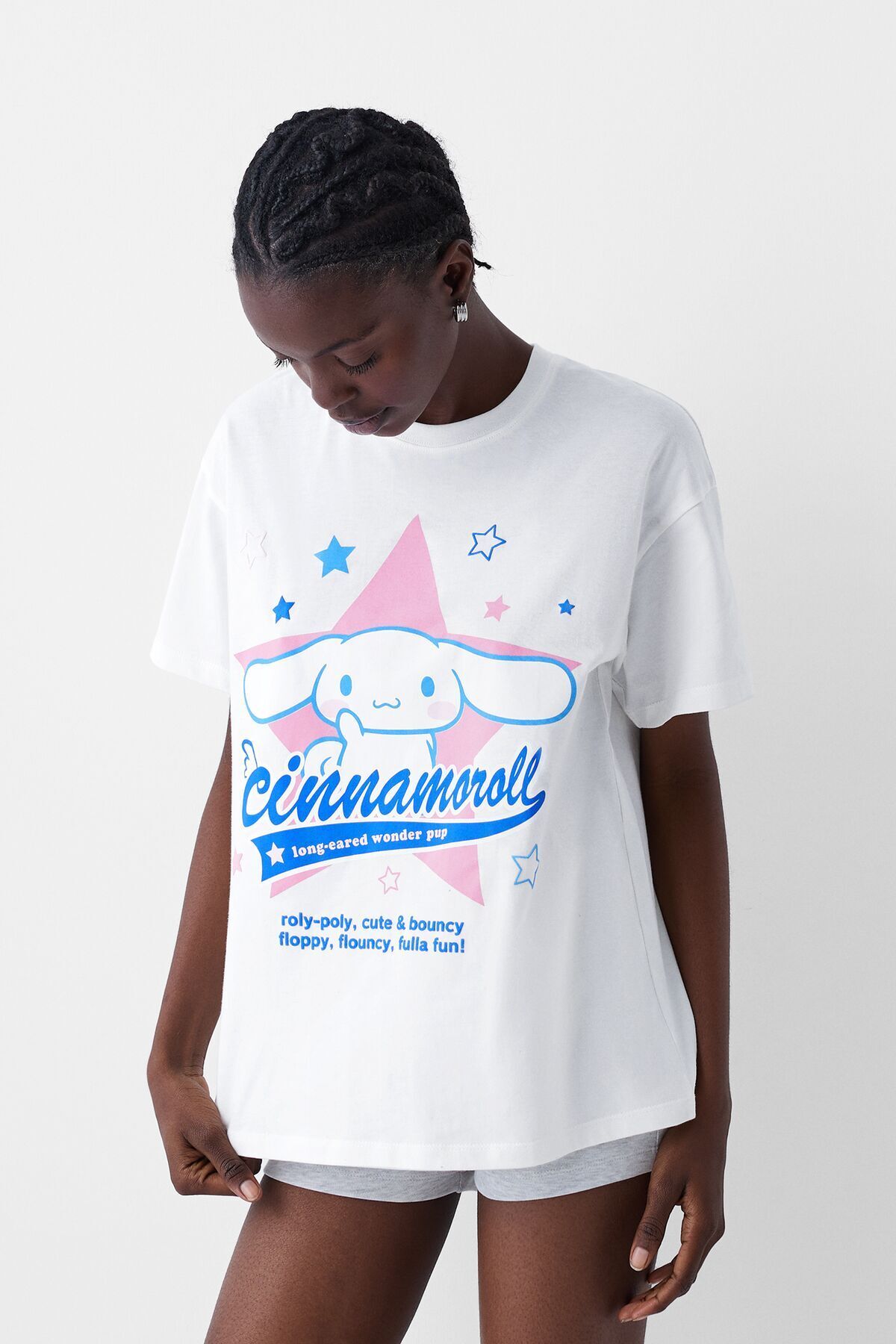 Bershka Kısa kollu Cinnamoroll baskılı t-shirt