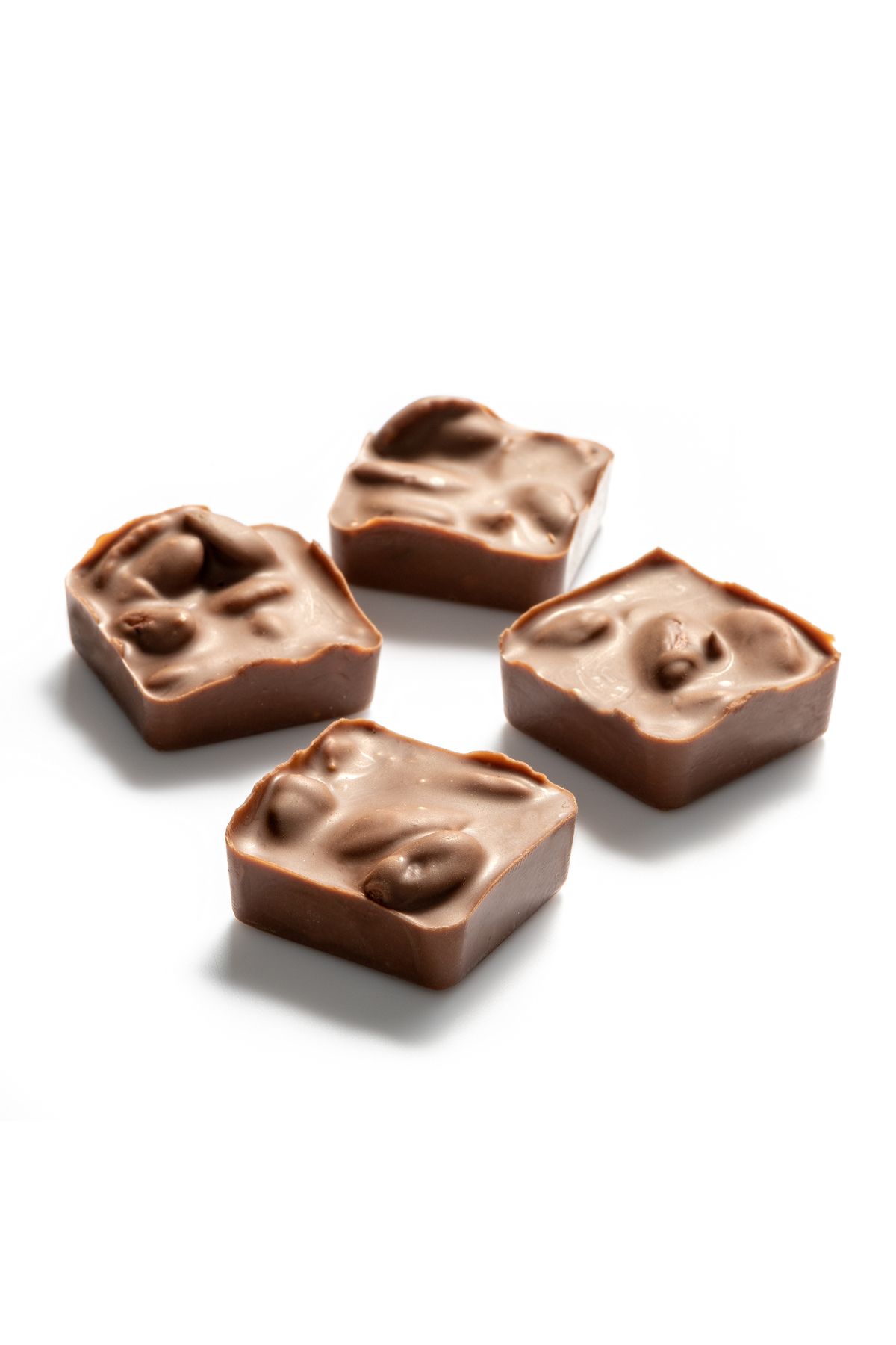 BUTTERFLY %38 Sütlü Antep Fıstıklı Mısır Gevrekli Rocher Çikolata