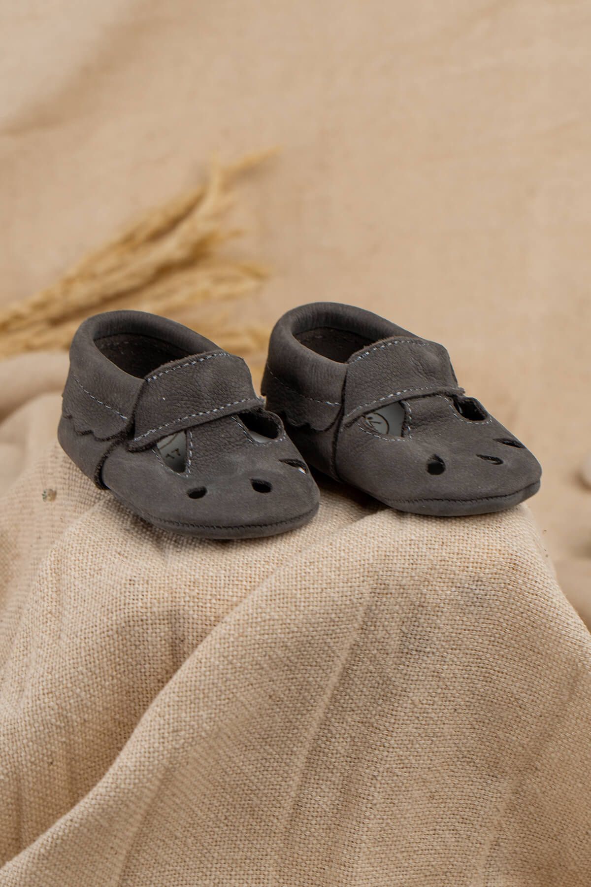 Deriza Gri Hakiki Deri Bebek Ayakkabısı