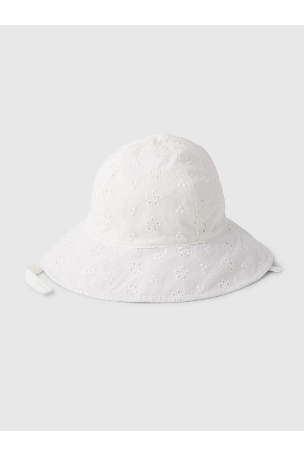 GAP Erkek Bebek Beyaz Fisto İşlemeli Şapka