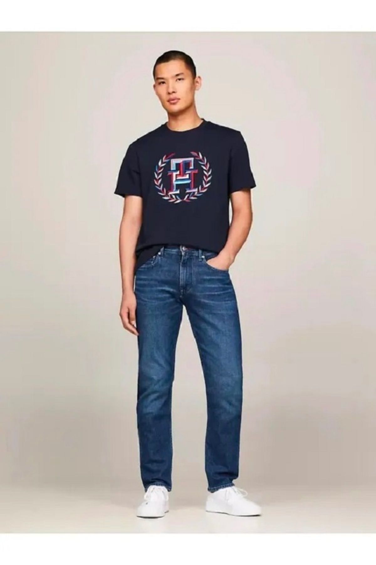 Tommy Hilfiger Erkek Multi Color Nakışlı T-Shirt -SİYAH