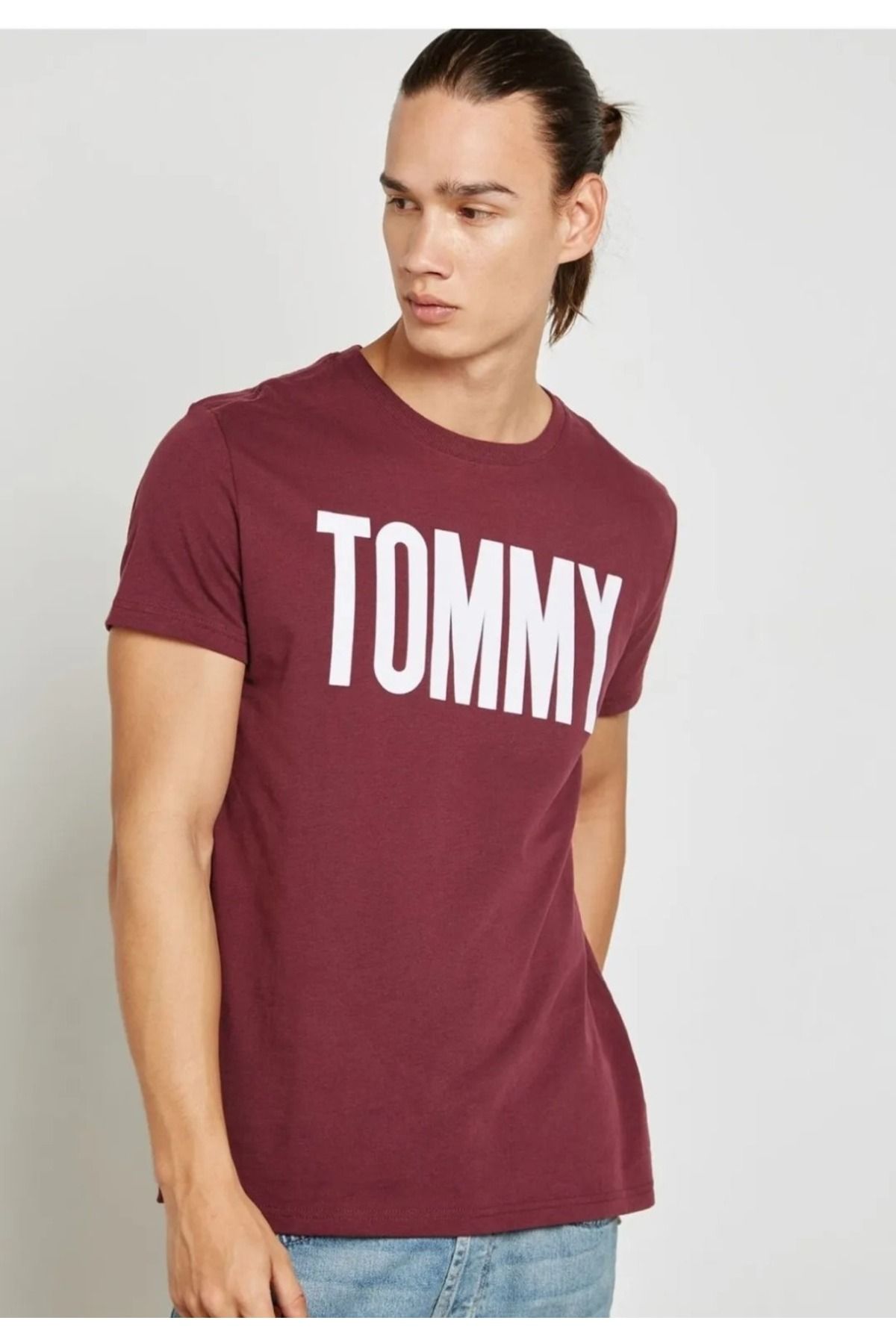 Tommy Hilfiger Tommy Jeans essential t-shirt in burgundy
