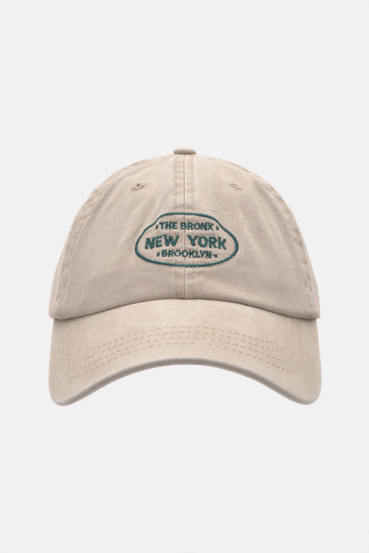 Pull & Bear New York işlemeli solmuş görünümlü şapka