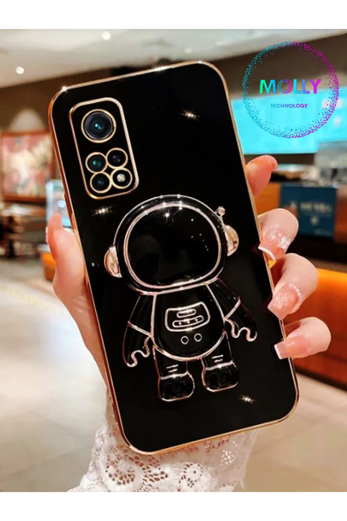 Molly Xiaomi Mi 10T PRO Için Siyah Astronot Standlı Kenarları Gold Detaylı Lüks Silikon Kılıf