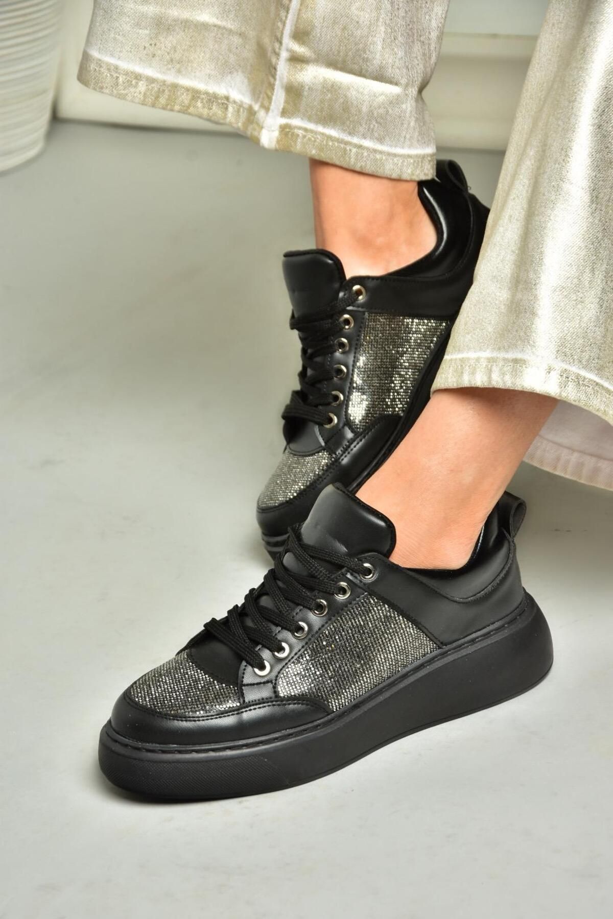 Fox Shoes S820085409 Siyah Taş Detaylı Kadın Spor Ayakkabı Sneakers