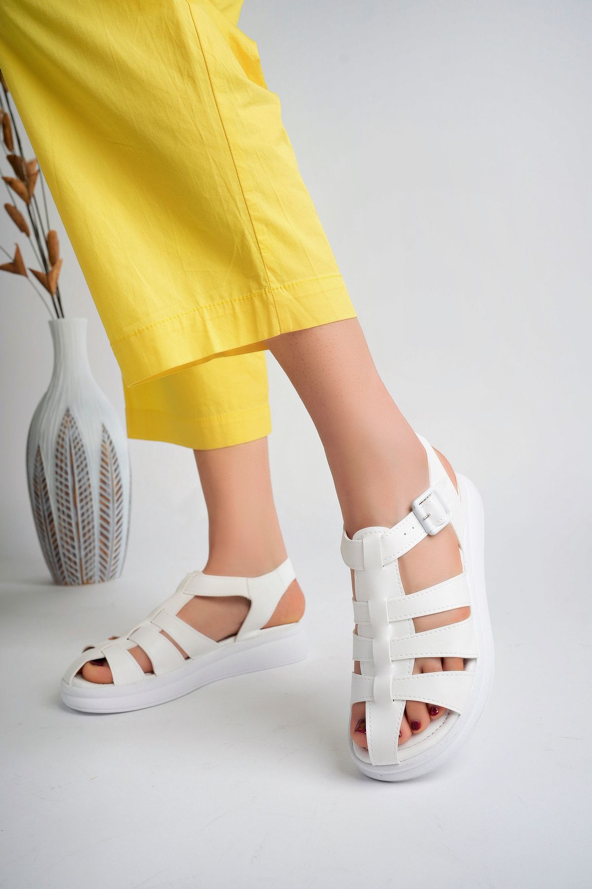 meyra'nın ayakkabıları Kadın Beyaz Kafesli Sandalet