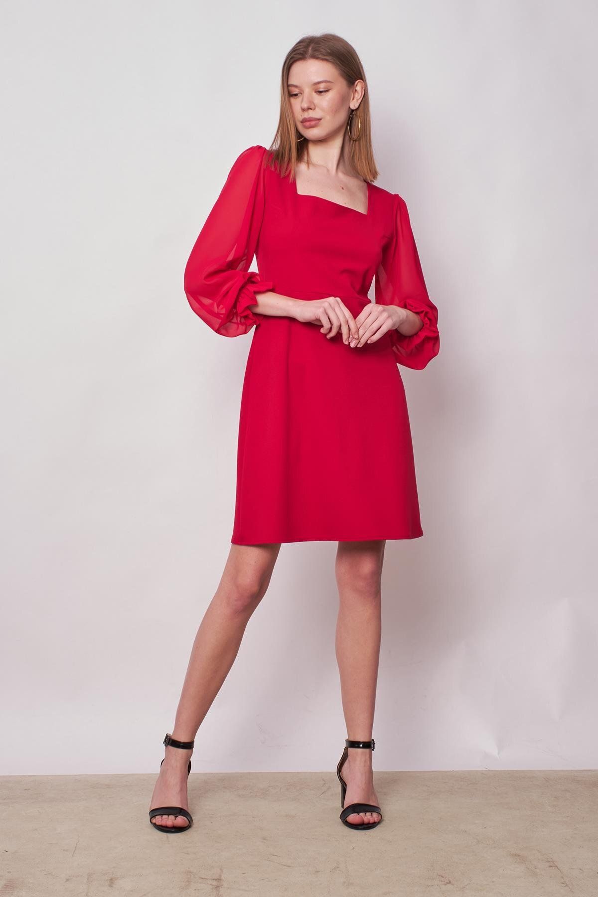 Jument Kadın Kare Yaka Kolları Kolları Lastikli Şifon Detaylı Likralı Krep Kumaş Eteği Çan Diz Boy Elbise-K