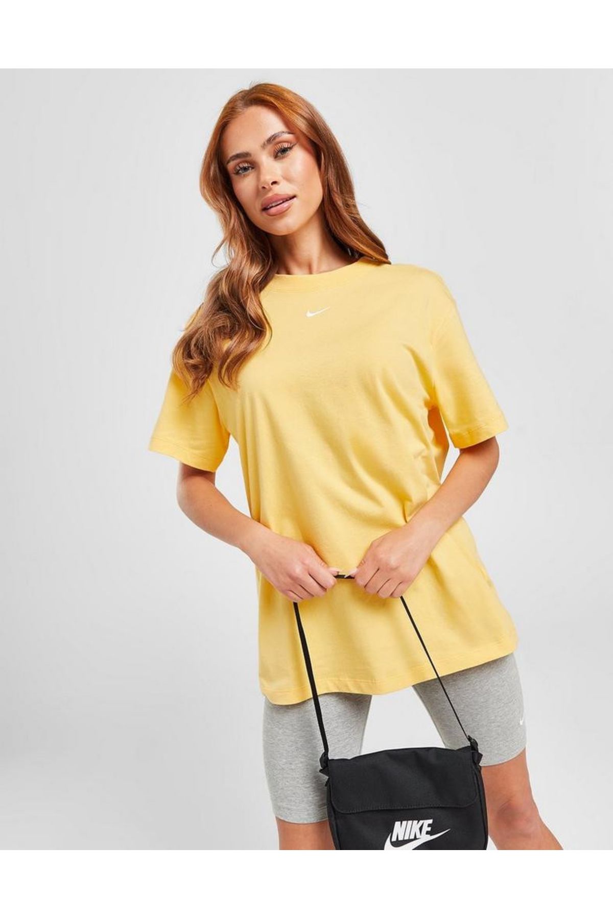 Nike Sportswear Essentials Short-Sleeve Kadın Tişört BIG SPORT