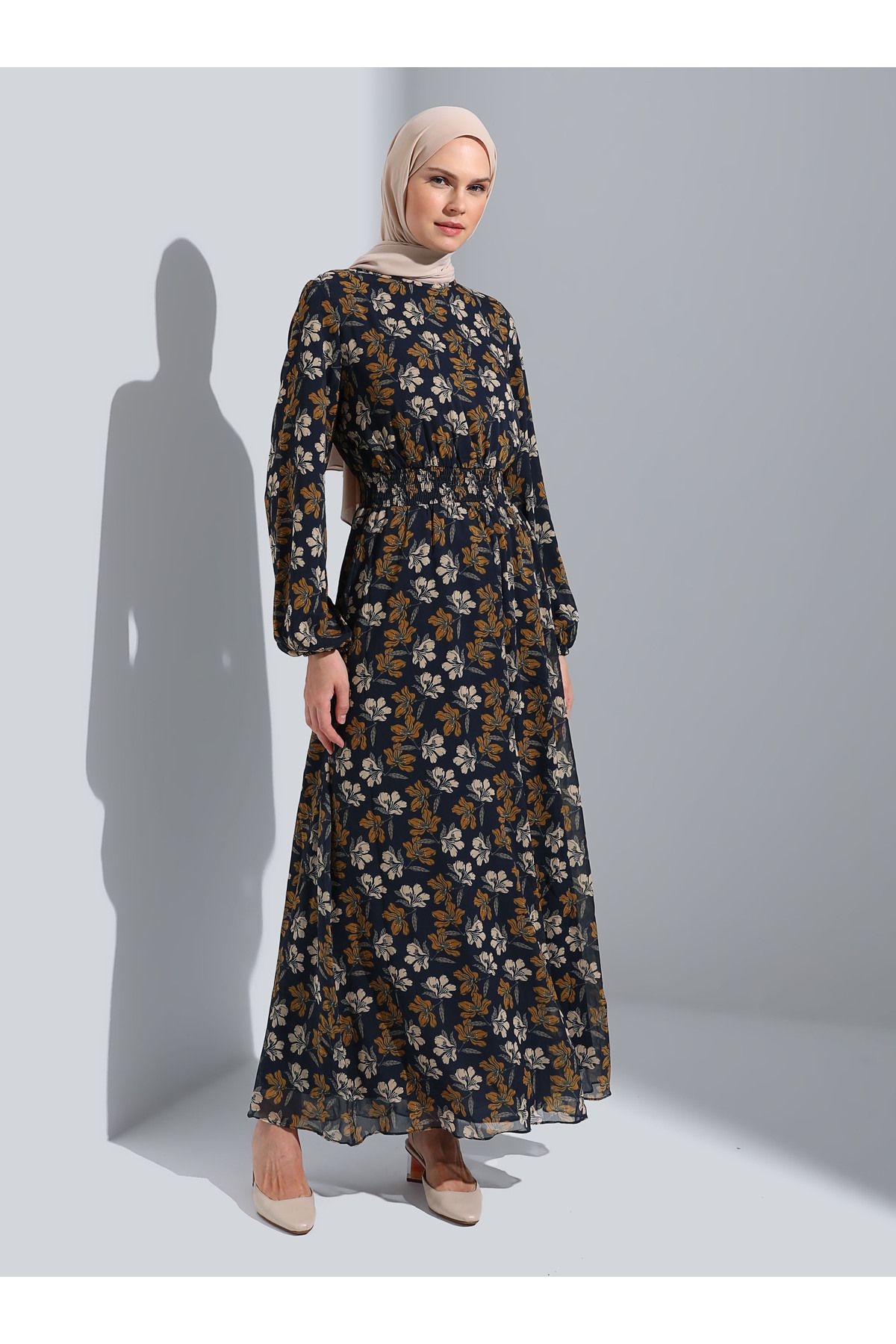 Refka Gipe Detaylı Çiçek Desen Şifon Tesettür Elbise - Lacivert - Refka