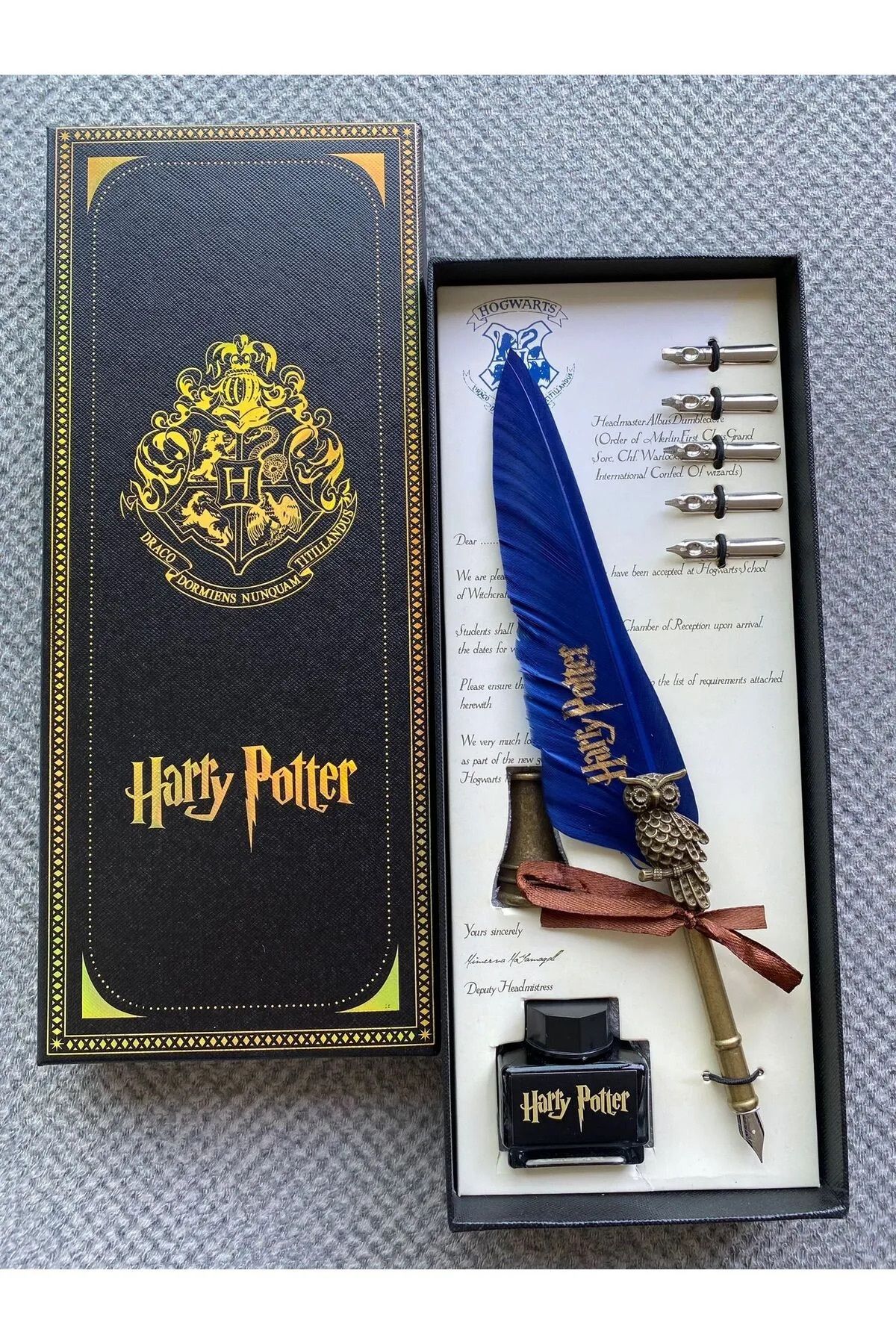 Two Two Tasarımlı hogwarts amblemli harry potter tüylü mürekkepli divit kalem seti