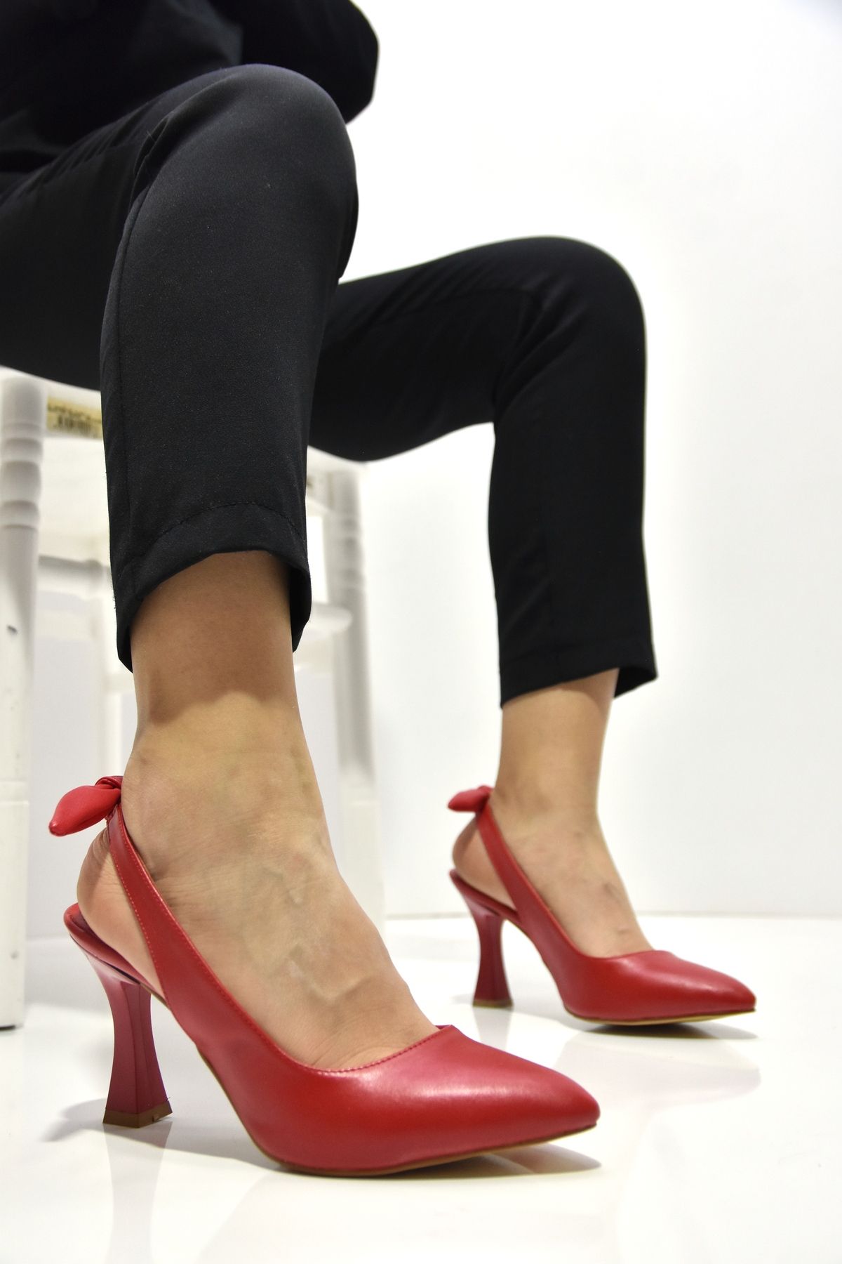Prego Arkası Fiyonk Bağlamalı Kadın Topuklu Ayakkabı Kırmızı