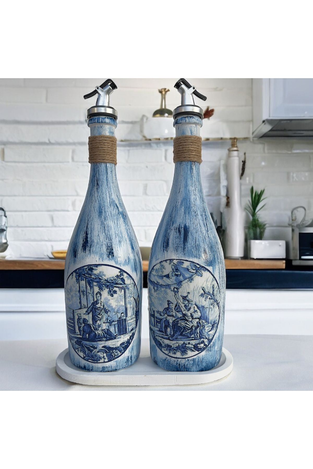Mes Reves Beyaz Sunum Stantlı Çini Desenli Mavi Japon İzleri Şarap Şişesi Yağdanlık Seti Mutfak Dekoru