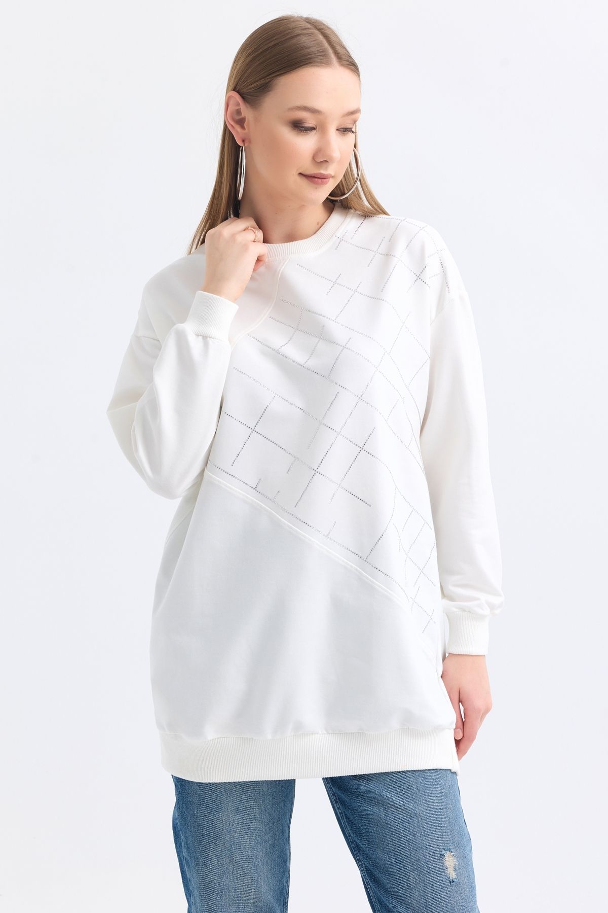 MD trend Kadın Çapraz Taş İşlemeli Desenli Uzun Oversize Sweatshirt