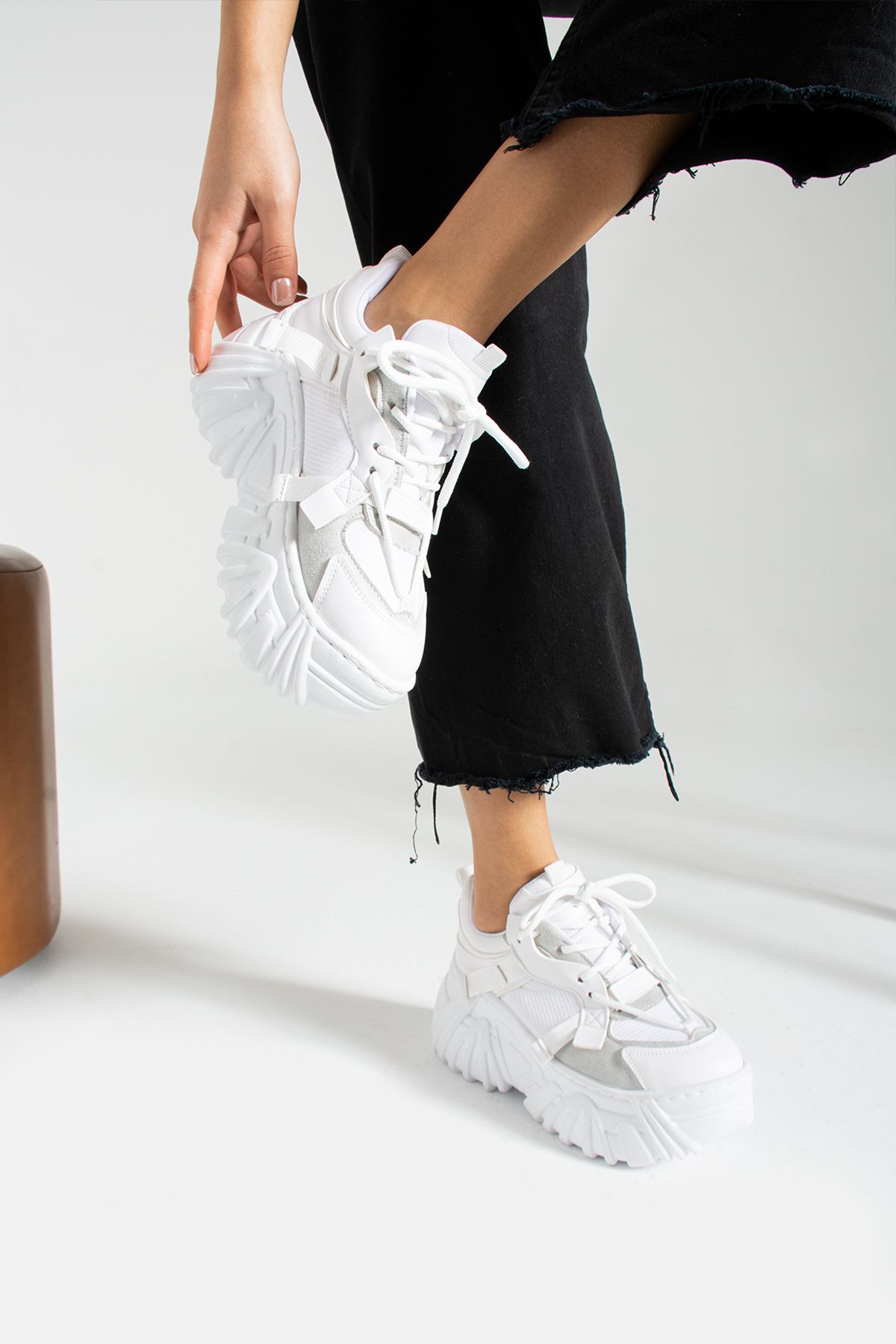 İnan Ayakkabı Kadın Beyaz Renk Yüksek Taban Sneakers & Spor Ayakkabı (TABAN BOYU 9 CM)