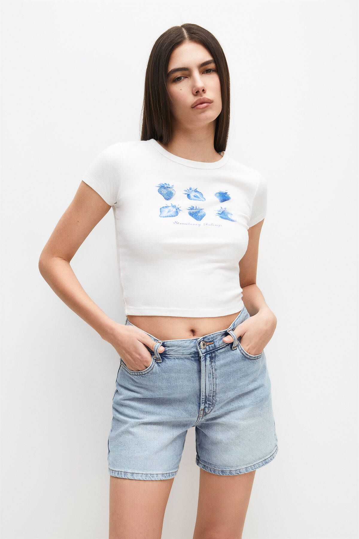Pull & Bear Çilek desenli kısa kollu t-shirt