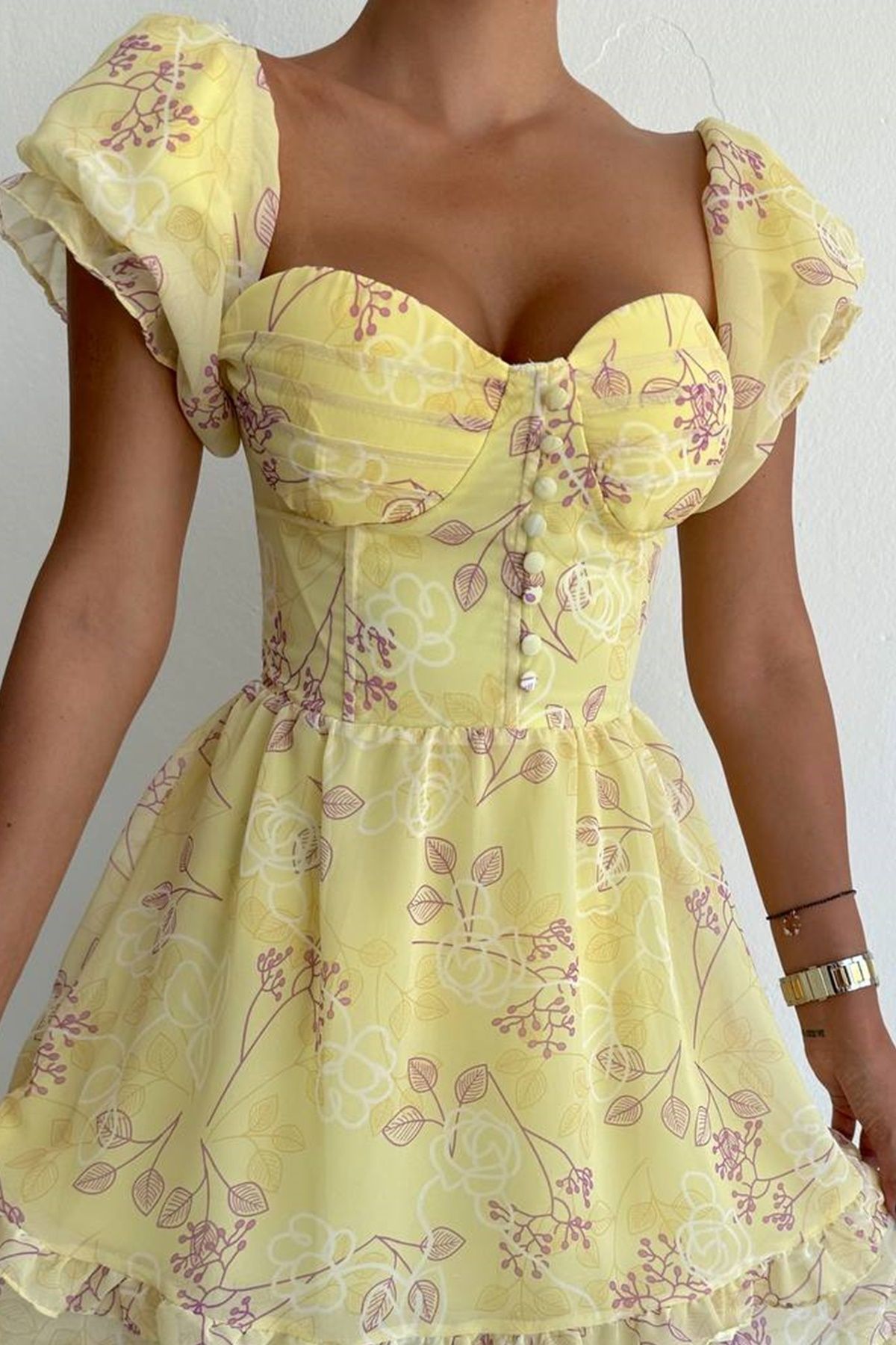 bayansepeti Sarı Çiçek Baskılı Şifon Kumaş Prenses Kol Degaje Yaka Eteği Katlı Tasarım Kloş Mini Elbise 094