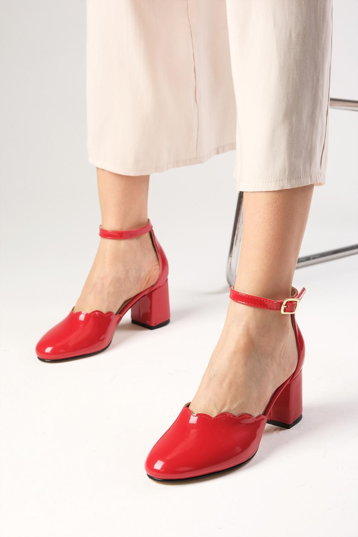 Mio Gusto Francy Kırmızı Renk Rugan Yuvarlak Burunlu Kadın Topuklu Ayakkabı