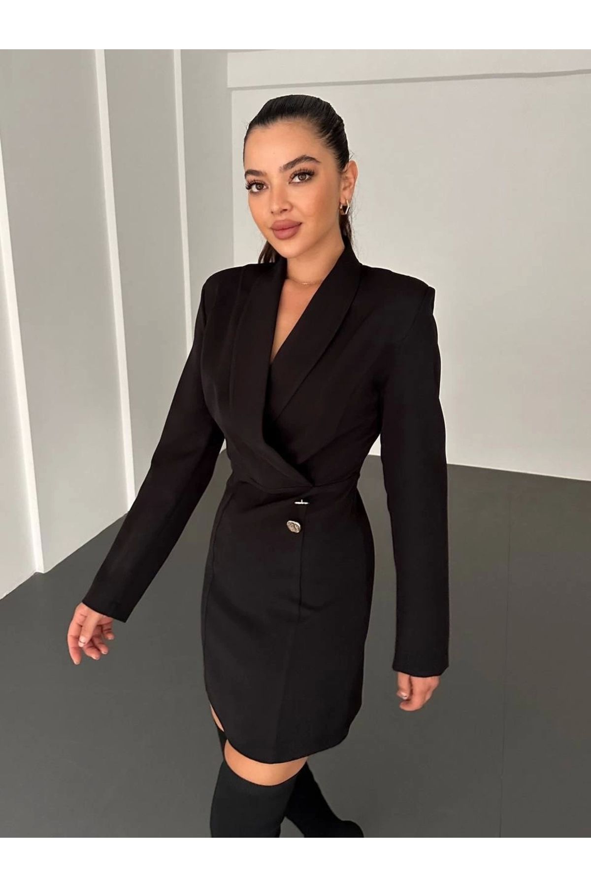 Melike Bakar Boutique Kadın Şal Yaka Siyah Mini Ceket Elbise