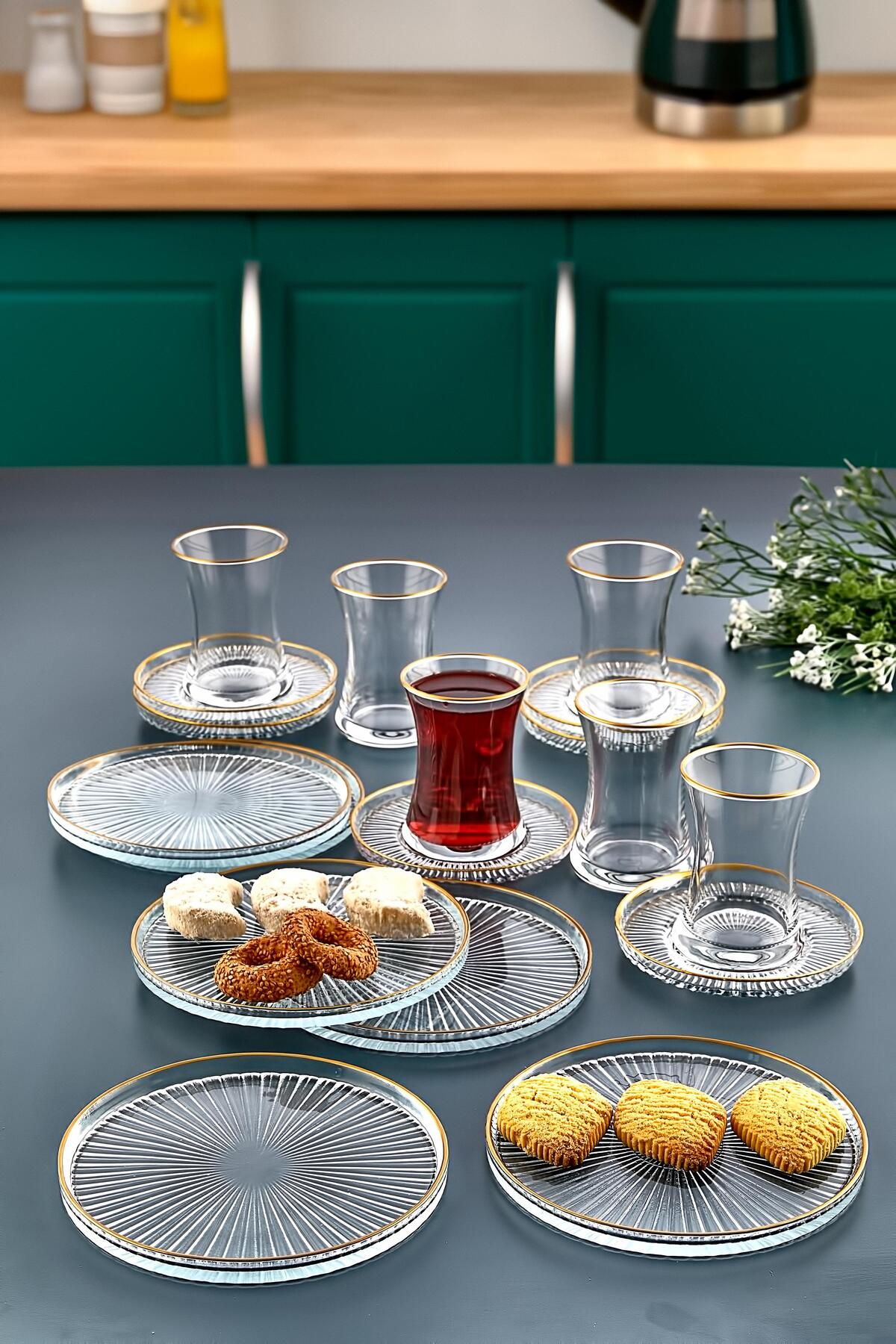 İLİVA 18 Parça Gold Yaldızlı Çay Takımı  Seti - Pasta tabağı, Çay Bardağı, Çay Tabağı