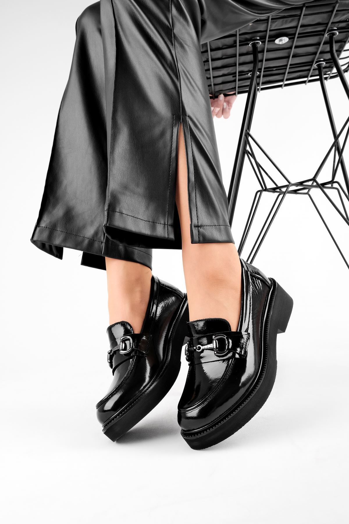 LAL SHOES & BAGS Hungry Toka Detaylı Hakiki Deri Kadın Günlük Ayakkabı-Rugan Siyah