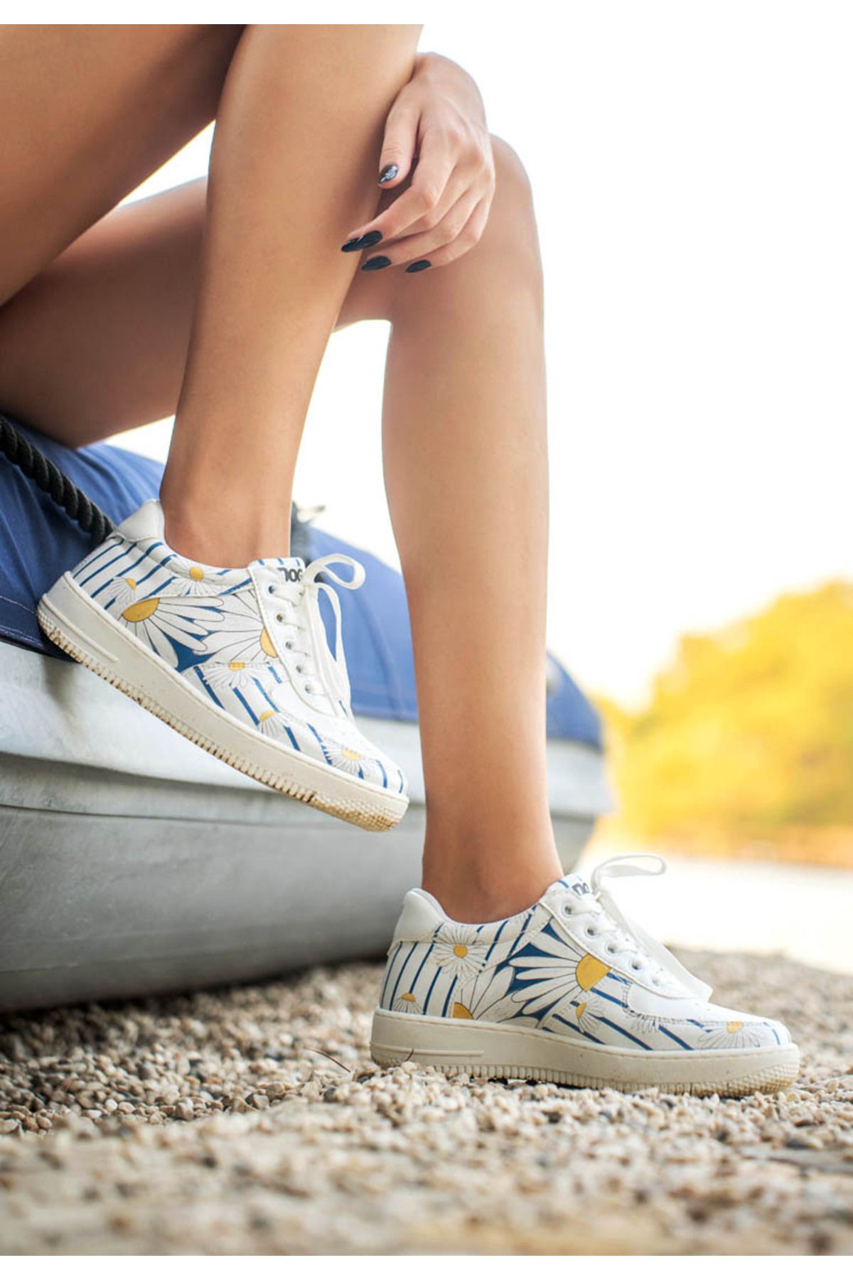 Dogo Kadın Vegan Deri Beyaz Sneakers - Daisy Stripes Tasarım