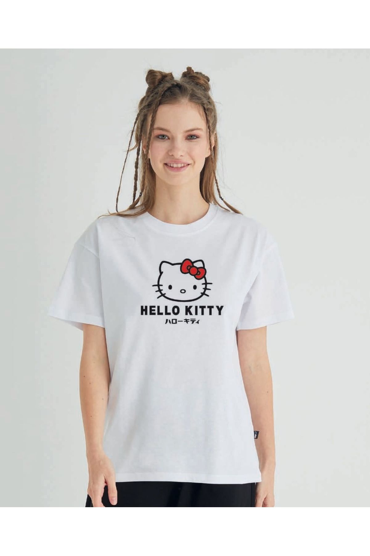 Hello Kitty Lisanslı Baskılı Basic Beyaz T-shirt Relaxed Kalıp Bisiklet Yaka 100% Pamuk Roz-26