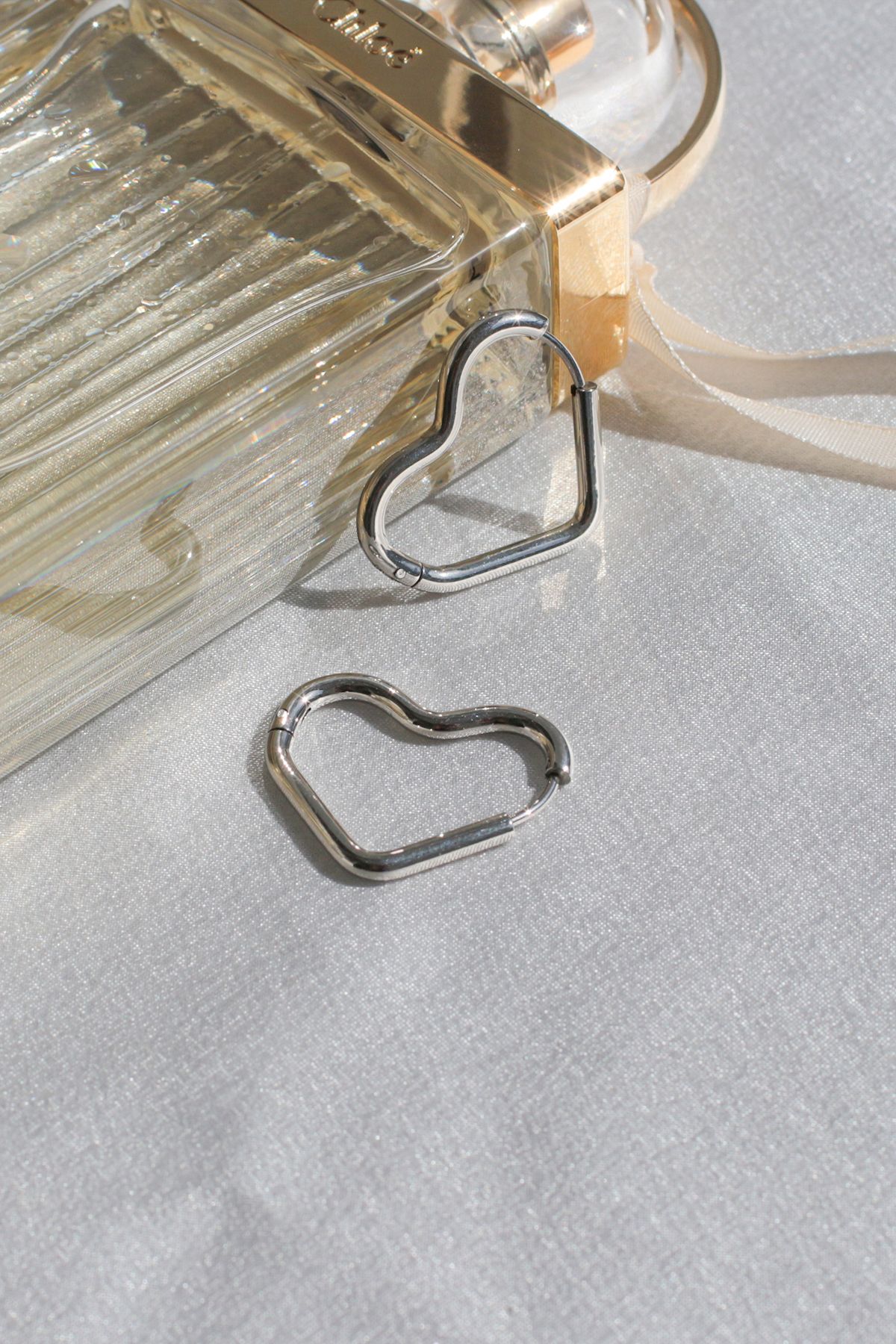 peony jewelry Gümüş Rengi Paslanmaz Çelik 2,5 Cm Kalp Tasarımlı Ince Trend Zarif Halka Küpe (1 ÇİFT)