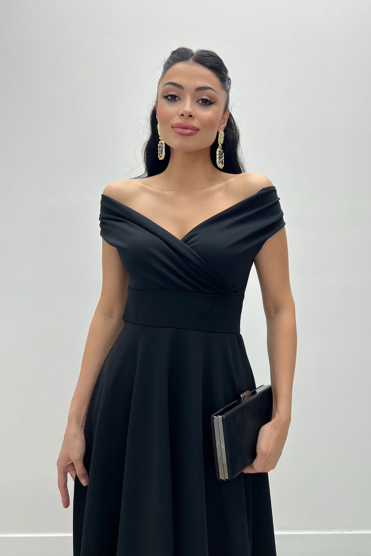 giyimmasalı Kayık Yaka Midi Elbise - Siyah