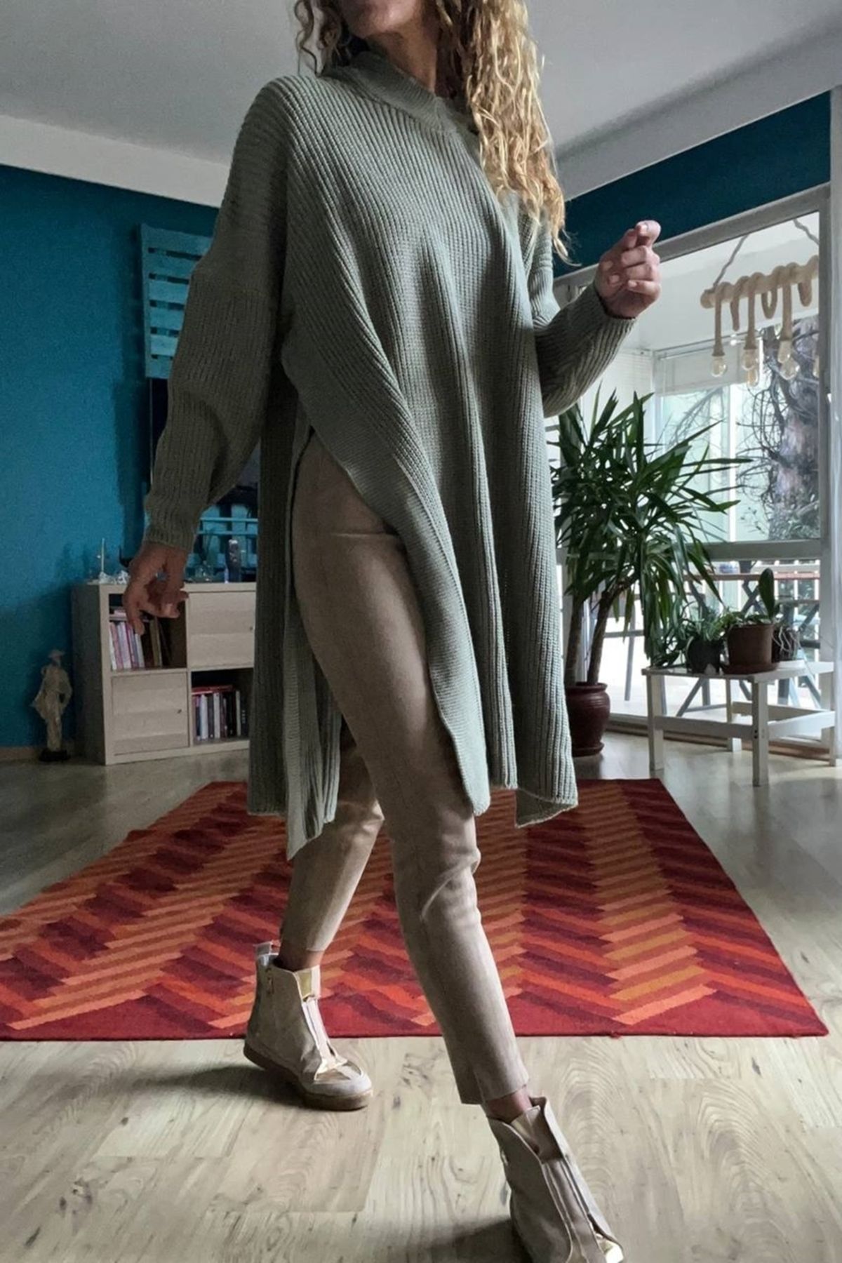 Güneşkızı Kadın Haki Yanı Yırtmaçlı Kapüşonlu Uzun Salaş Tunik Kazak Cck95001